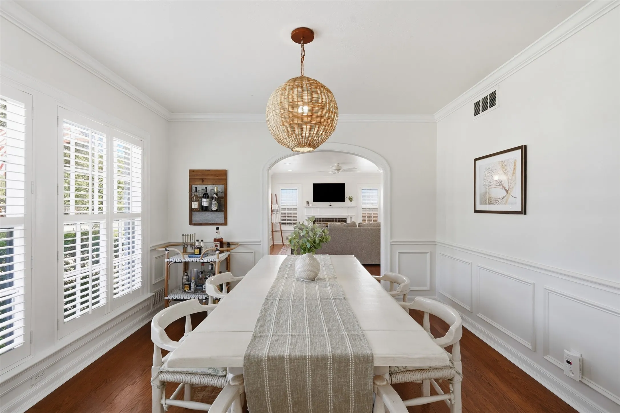 Single Family Residence For Sale in Tarrant County , 3639 Westcliff Road S, Fort Worth, Texas 76109, 2 Bedroom, 2 Bathroom, 2 Garage spaces, 1,809 Sqft, built in 1941, mls#21397656, Real Estate Agent in Fort Worth, Homes For Sale in Tarrant county, Homes For Sale in Fort Worth, Realtor in Fort Worth Texas, Real Estate Brokerage Independent Realty Texas, Luminita Cordes Realtor