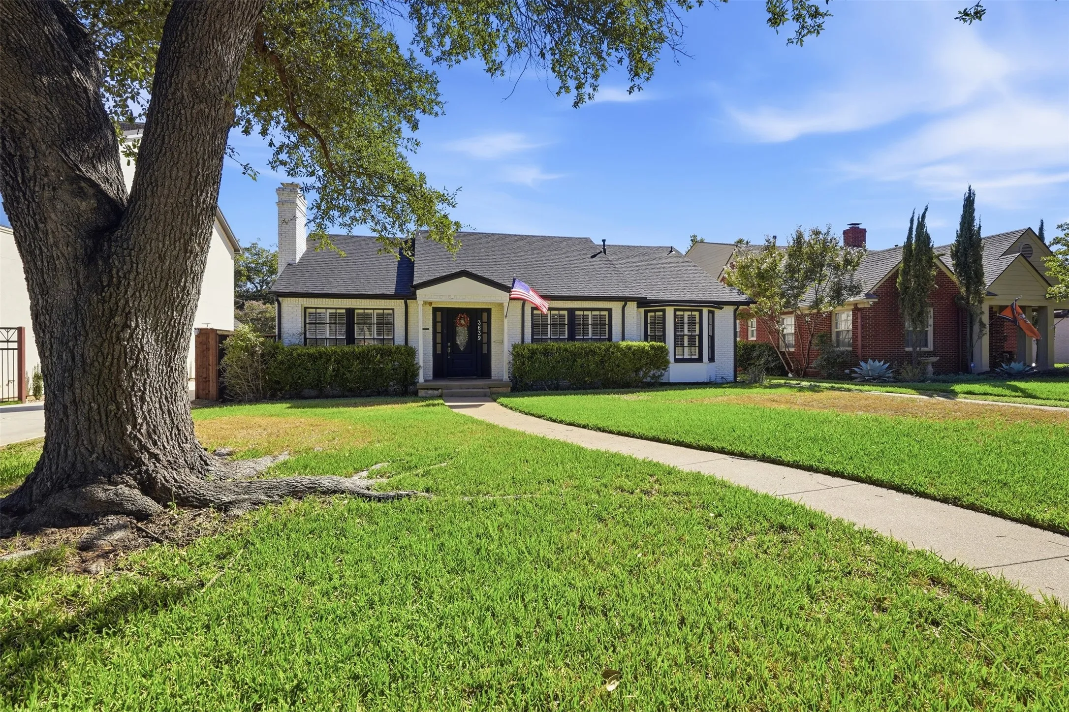 Single Family Residence For Sale in Tarrant County , 3639 Westcliff Road S, Fort Worth, Texas 76109, 2 Bedroom, 2 Bathroom, 2 Garage spaces, 1,809 Sqft, built in 1941, mls#21397656, Real Estate Agent in Fort Worth, Homes For Sale in Tarrant county, Homes For Sale in Fort Worth, Realtor in Fort Worth Texas, Real Estate Brokerage Independent Realty Texas, Luminita Cordes Realtor