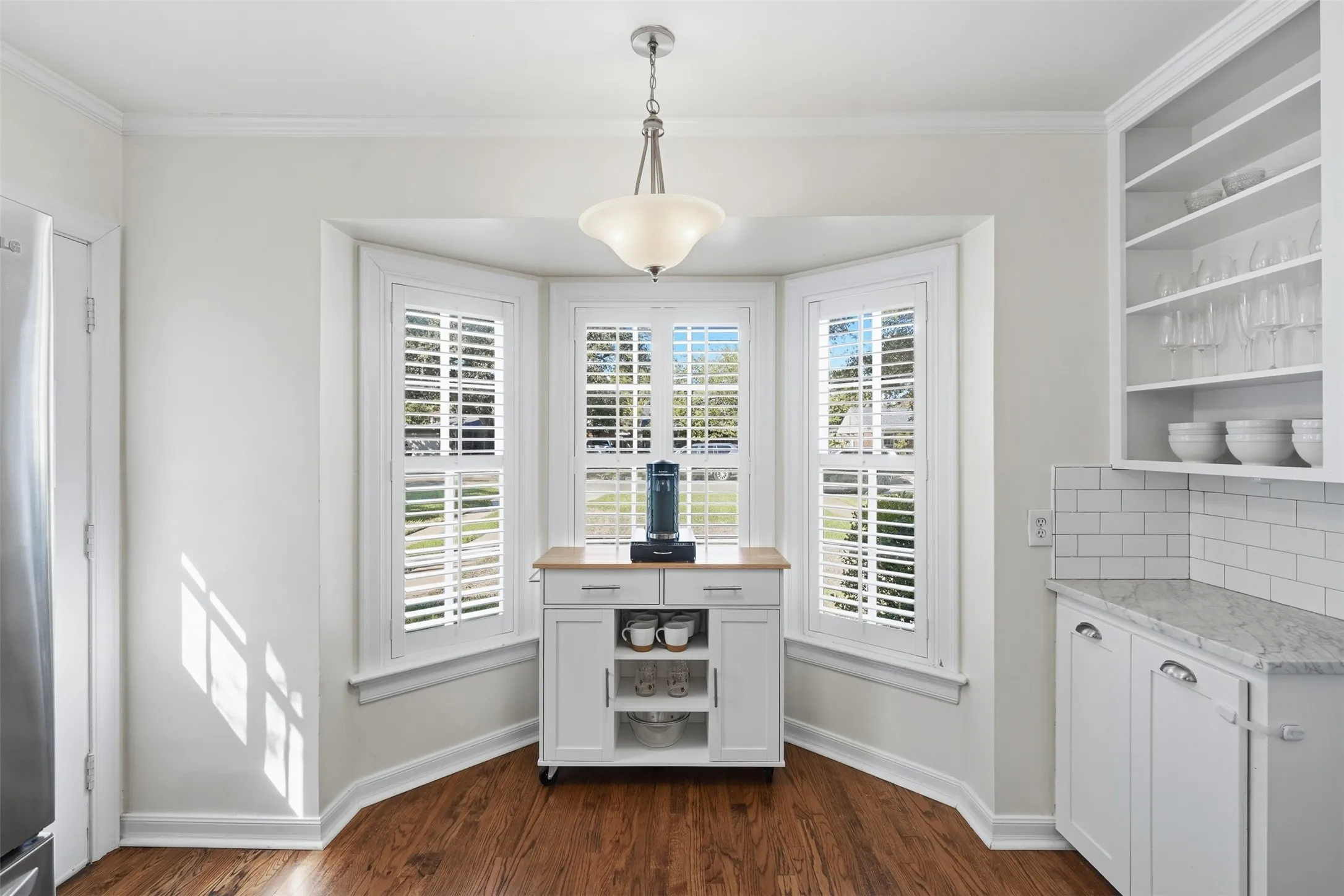Single Family Residence For Sale in Tarrant County , 3639 Westcliff Road S, Fort Worth, Texas 76109, 2 Bedroom, 2 Bathroom, 2 Garage spaces, 1,809 Sqft, built in 1941, mls#21397656, Real Estate Agent in Fort Worth, Homes For Sale in Tarrant county, Homes For Sale in Fort Worth, Realtor in Fort Worth Texas, Real Estate Brokerage Independent Realty Texas, Luminita Cordes Realtor