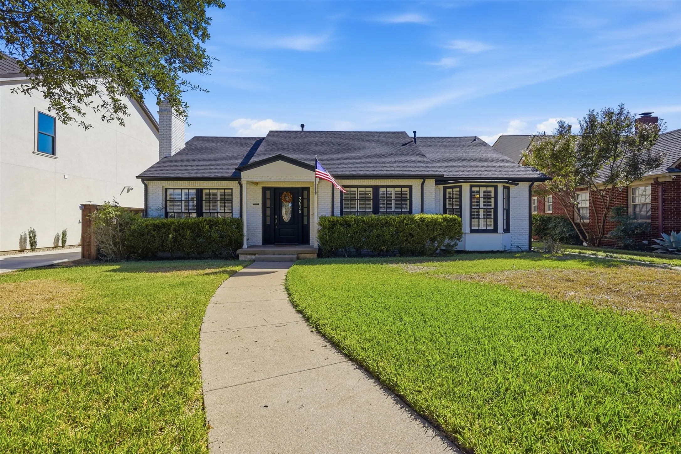 Single Family Residence For Sale in Tarrant County , 3639 Westcliff Road S, Fort Worth, Texas 76109, 2 Bedroom, 2 Bathroom, 2 Garage spaces, 1,809 Sqft, built in 1941, mls#21397656, Real Estate Agent in Fort Worth, Homes For Sale in Tarrant county, Homes For Sale in Fort Worth, Realtor in Fort Worth Texas, Real Estate Brokerage Independent Realty Texas, Luminita Cordes Realtor