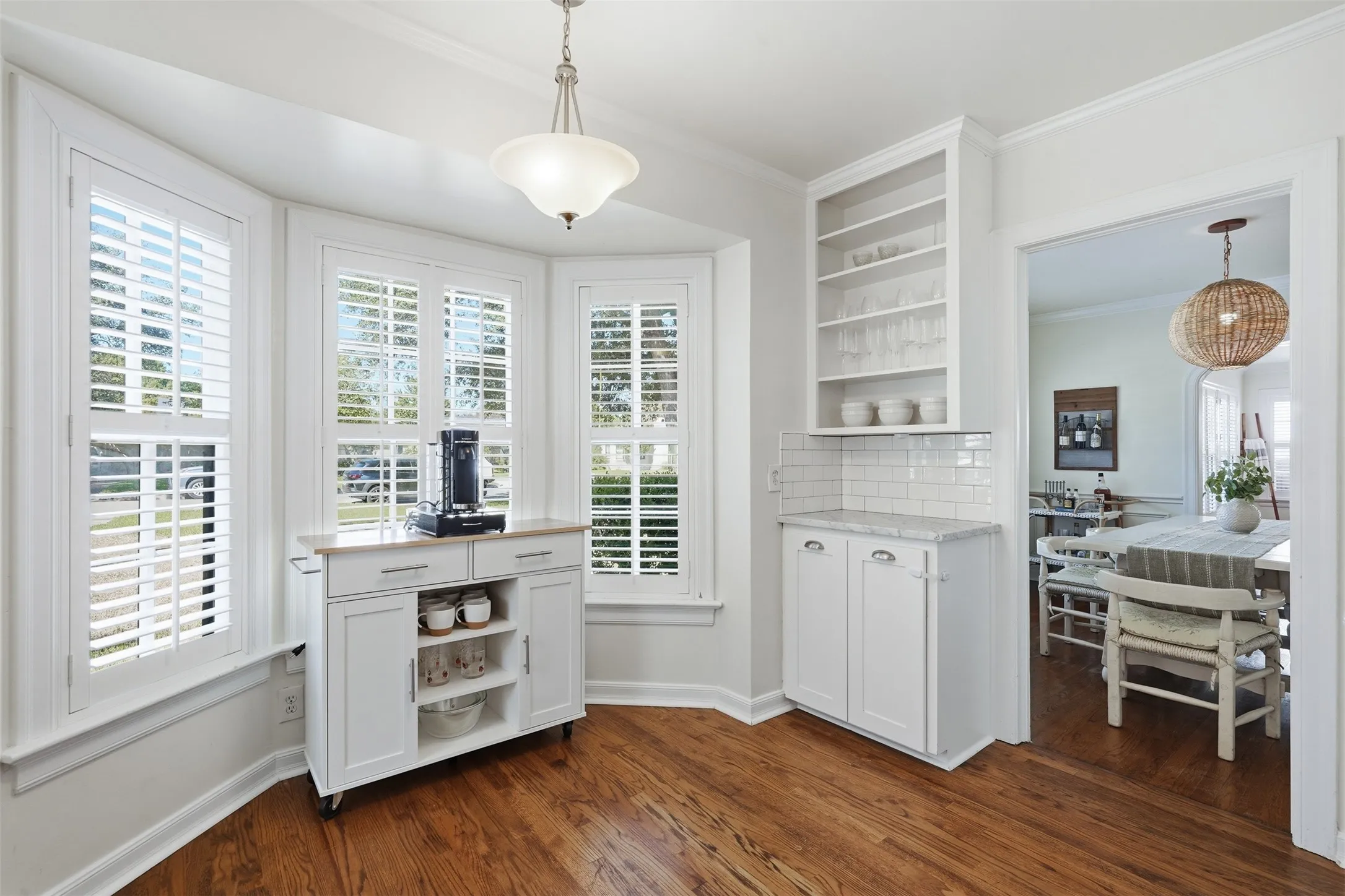 Single Family Residence For Sale in Tarrant County , 3639 Westcliff Road S, Fort Worth, Texas 76109, 2 Bedroom, 2 Bathroom, 2 Garage spaces, 1,809 Sqft, built in 1941, mls#21397656, Real Estate Agent in Fort Worth, Homes For Sale in Tarrant county, Homes For Sale in Fort Worth, Realtor in Fort Worth Texas, Real Estate Brokerage Independent Realty Texas, Luminita Cordes Realtor