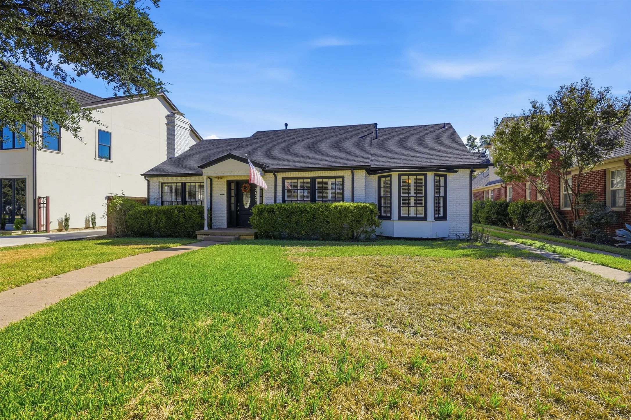 Single Family Residence For Sale in Tarrant County , 3639 Westcliff Road S, Fort Worth, Texas 76109, 2 Bedroom, 2 Bathroom, 2 Garage spaces, 1,809 Sqft, built in 1941, mls#21397656, Real Estate Agent in Fort Worth, Homes For Sale in Tarrant county, Homes For Sale in Fort Worth, Realtor in Fort Worth Texas, Real Estate Brokerage Independent Realty Texas, Luminita Cordes Realtor