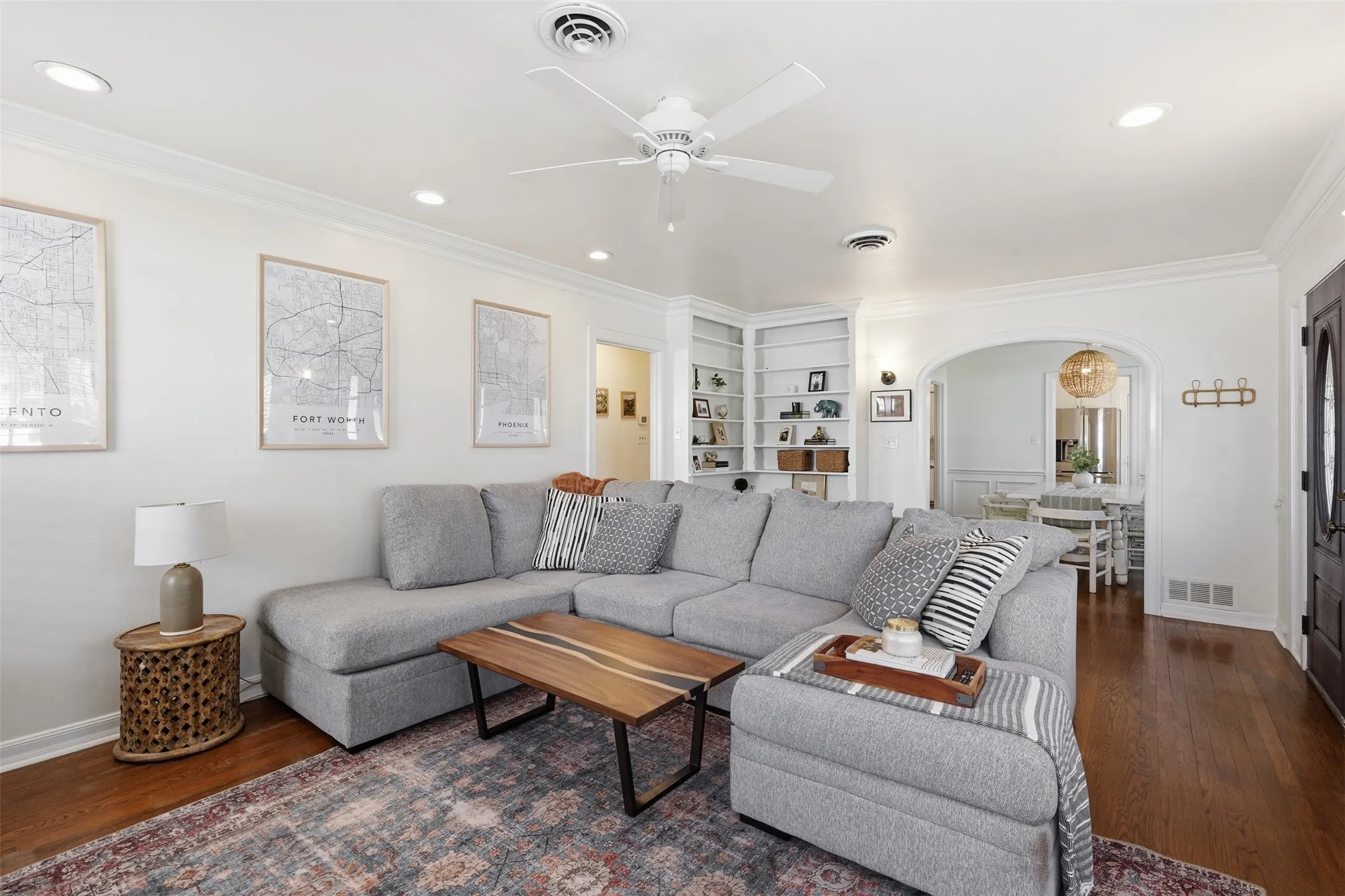 Single Family Residence For Sale in Tarrant County , 3639 Westcliff Road S, Fort Worth, Texas 76109, 2 Bedroom, 2 Bathroom, 2 Garage spaces, 1,809 Sqft, built in 1941, mls#21397656, Real Estate Agent in Fort Worth, Homes For Sale in Tarrant county, Homes For Sale in Fort Worth, Realtor in Fort Worth Texas, Real Estate Brokerage Independent Realty Texas, Luminita Cordes Realtor