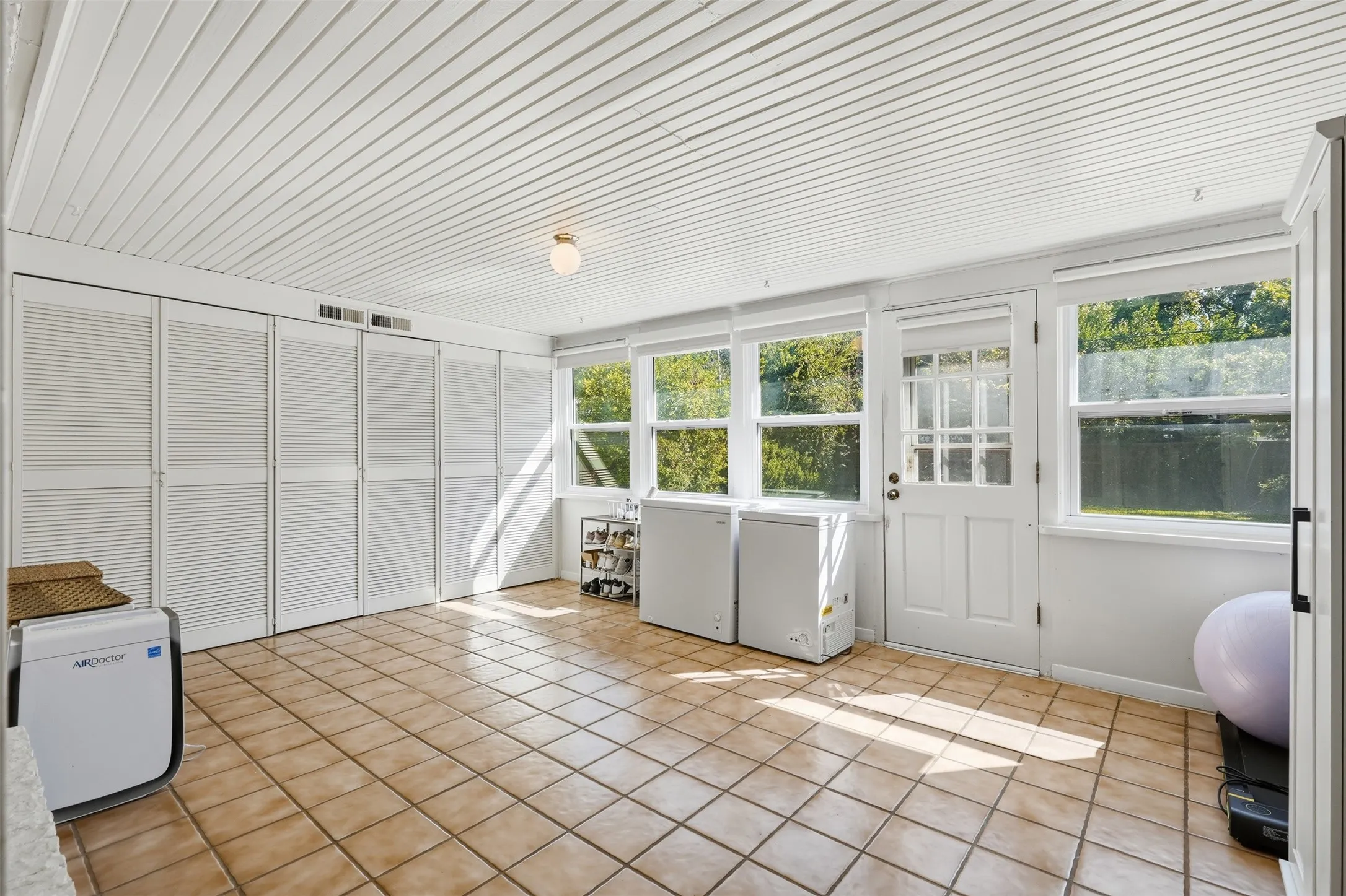 Single Family Residence For Sale in Tarrant County , 3639 Westcliff Road S, Fort Worth, Texas 76109, 2 Bedroom, 2 Bathroom, 2 Garage spaces, 1,809 Sqft, built in 1941, mls#21397656, Real Estate Agent in Fort Worth, Homes For Sale in Tarrant county, Homes For Sale in Fort Worth, Realtor in Fort Worth Texas, Real Estate Brokerage Independent Realty Texas, Luminita Cordes Realtor