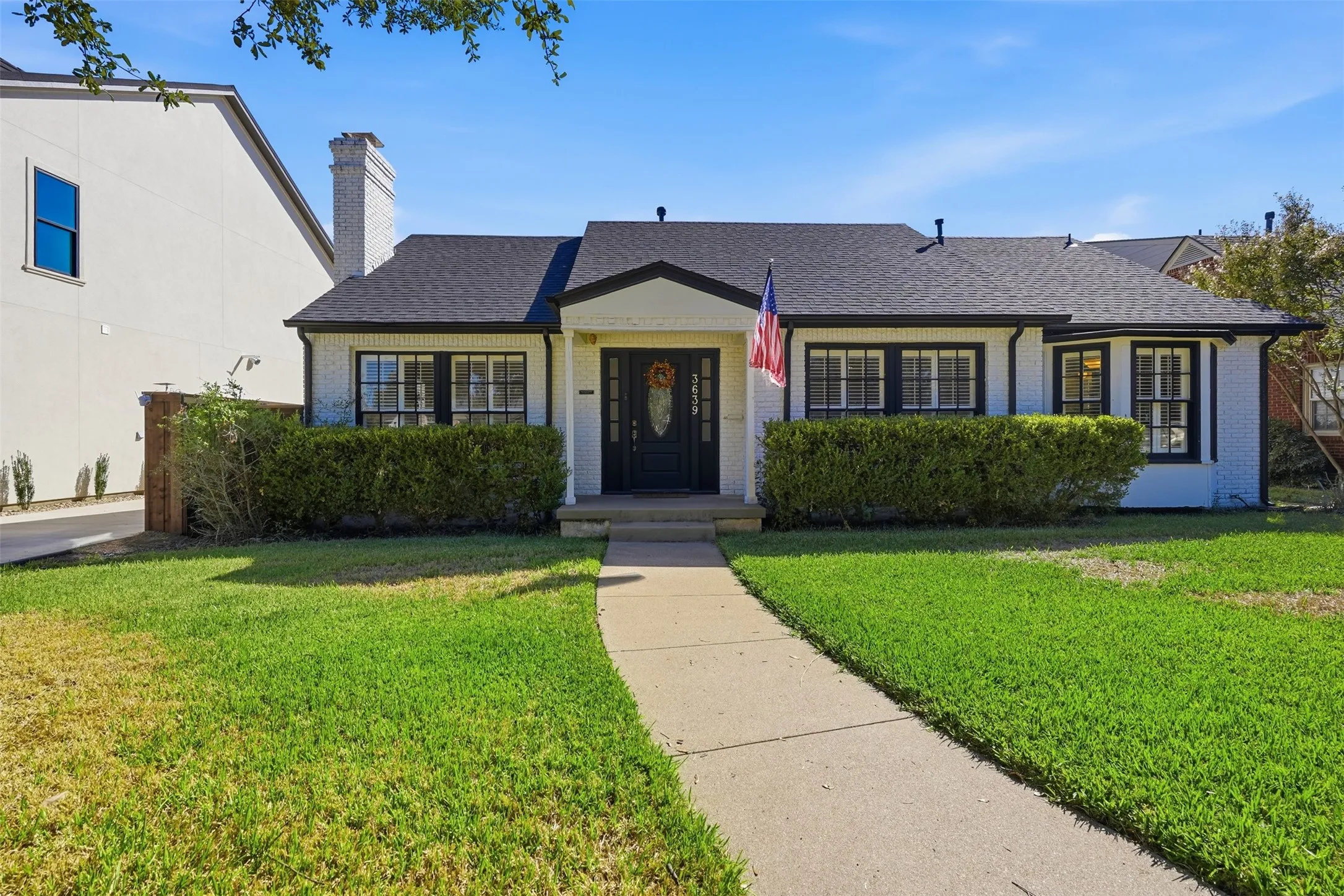 Single Family Residence For Sale in Tarrant County , 3639 Westcliff Road S, Fort Worth, Texas 76109, 2 Bedroom, 2 Bathroom, 2 Garage spaces, 1,809 Sqft, built in 1941, mls#21397656, Real Estate Agent in Fort Worth, Homes For Sale in Tarrant county, Homes For Sale in Fort Worth, Realtor in Fort Worth Texas, Real Estate Brokerage Independent Realty Texas, Luminita Cordes Realtor