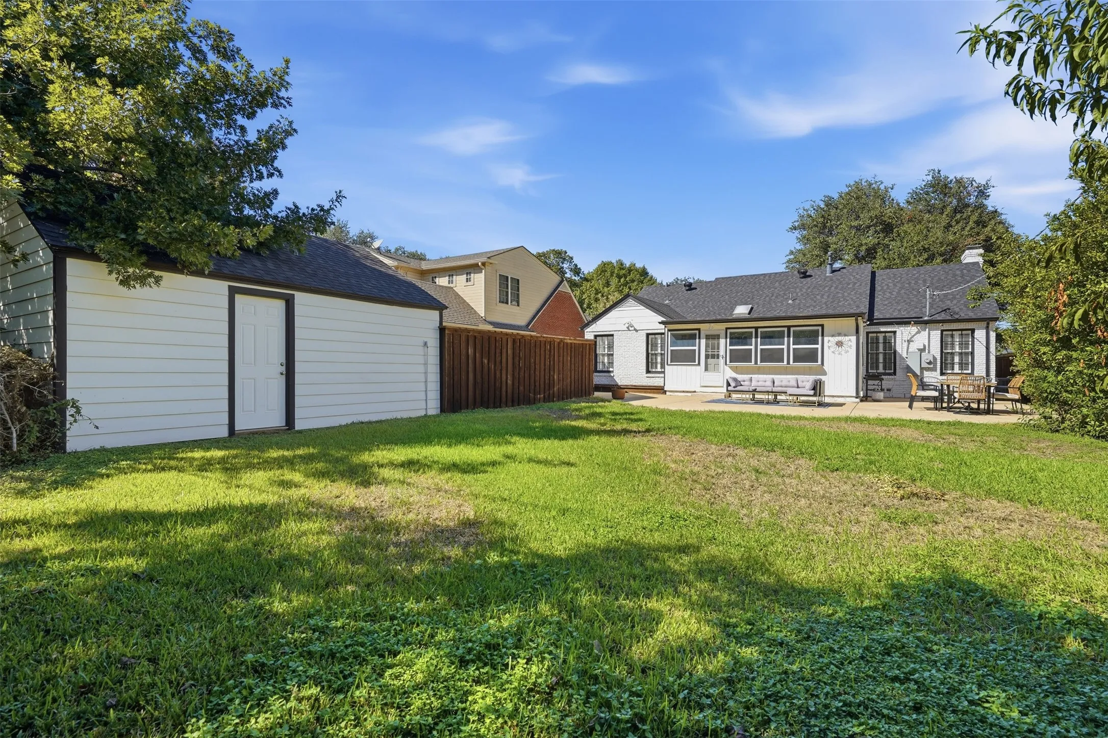 Single Family Residence For Sale in Tarrant County , 3639 Westcliff Road S, Fort Worth, Texas 76109, 2 Bedroom, 2 Bathroom, 2 Garage spaces, 1,809 Sqft, built in 1941, mls#21397656, Real Estate Agent in Fort Worth, Homes For Sale in Tarrant county, Homes For Sale in Fort Worth, Realtor in Fort Worth Texas, Real Estate Brokerage Independent Realty Texas, Luminita Cordes Realtor