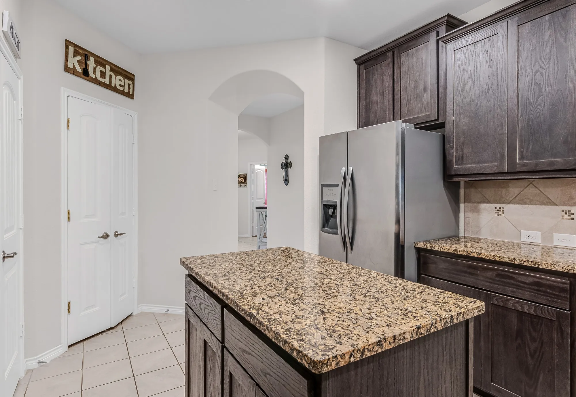 Single Family Residence For Rent in Hunt County , 3225 Shady River Trail, Royse City, Texas 75189, 3 Bedroom, 2 Bathroom, 2 Garage spaces, 1,858 Sqft, built in 2018, mls#21405724, Real Estate Agent in Royse City, Homes For Rent in Hunt county, Homes For Rent in Royse City, Realtor in Royse City Texas, Real Estate Brokerage Independent Realty Texas, Luminita Cordes Realtor