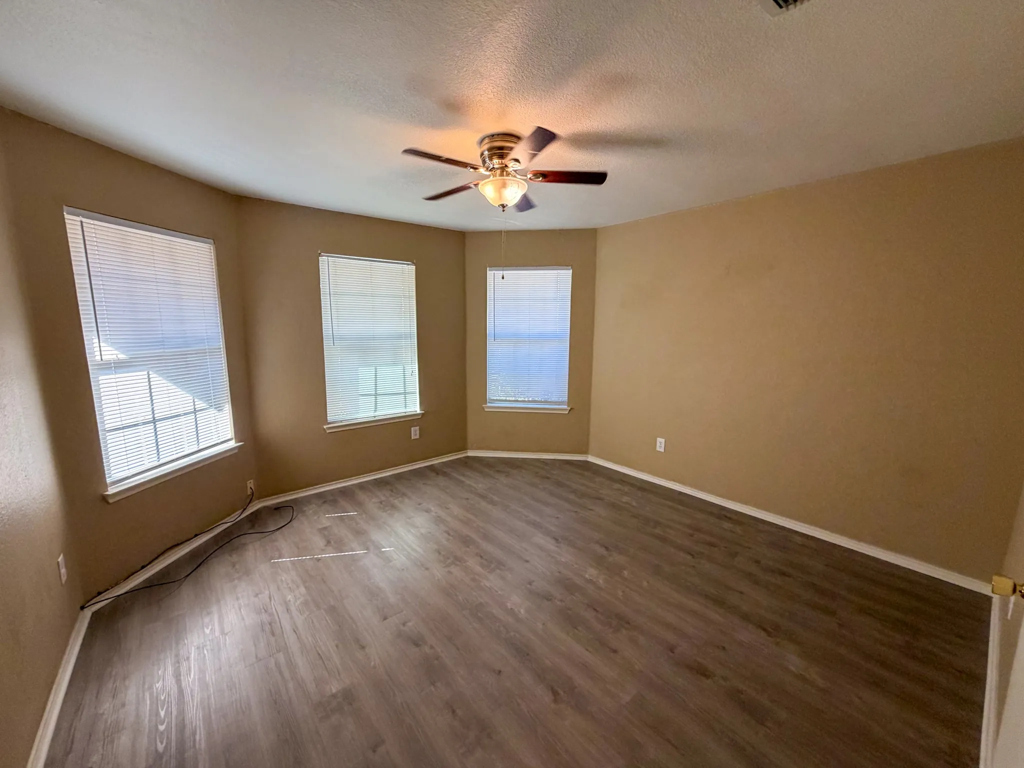 Single Family Residence For Sale in Grayson County , 2111 Southridge Lane, Sherman, Texas 75092, 3 Bedroom, 2 Bathroom, 2 Garage spaces, 1,574 Sqft, built in 2006, mls#21405528, Real Estate Agent in Sherman, Homes For Sale in Grayson county, Homes For Sale in Sherman, Realtor in Sherman Texas, Real Estate Brokerage Independent Realty Texas, Luminita Cordes Realtor