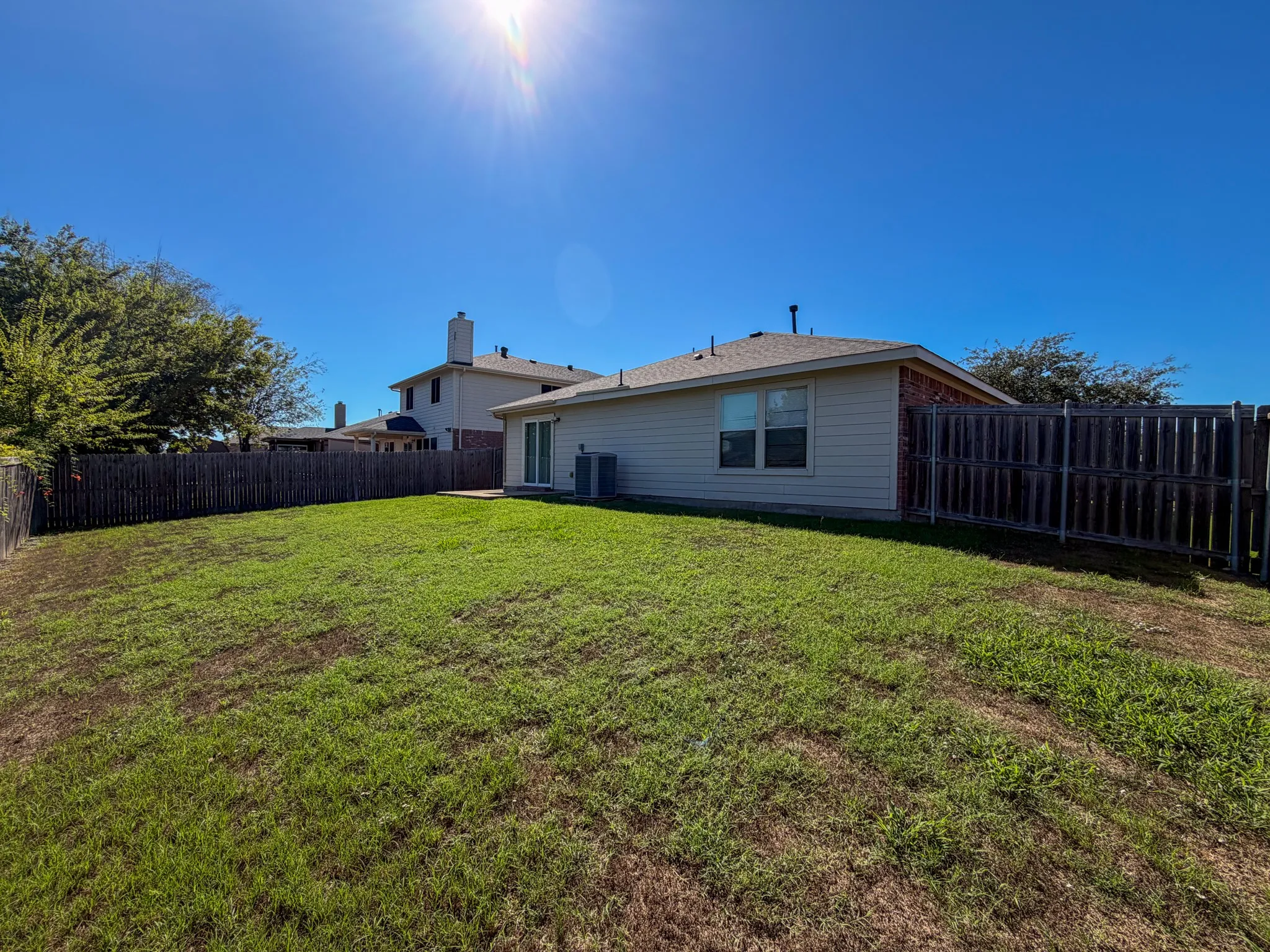 Single Family Residence For Sale in Grayson County , 2111 Southridge Lane, Sherman, Texas 75092, 3 Bedroom, 2 Bathroom, 2 Garage spaces, 1,574 Sqft, built in 2006, mls#21405528, Real Estate Agent in Sherman, Homes For Sale in Grayson county, Homes For Sale in Sherman, Realtor in Sherman Texas, Real Estate Brokerage Independent Realty Texas, Luminita Cordes Realtor