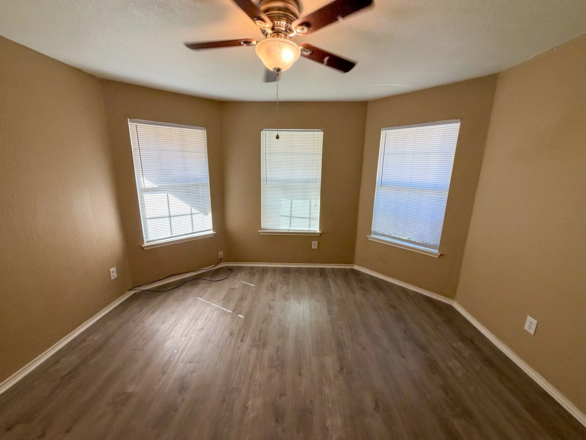 Single Family Residence For Sale in Grayson County , 2111 Southridge Lane, Sherman, Texas 75092, 3 Bedroom, 2 Bathroom, 2 Garage spaces, 1,574 Sqft, built in 2006, mls#21405528, Real Estate Agent in Sherman, Homes For Sale in Grayson county, Homes For Sale in Sherman, Realtor in Sherman Texas, Real Estate Brokerage Independent Realty Texas, Luminita Cordes Realtor
