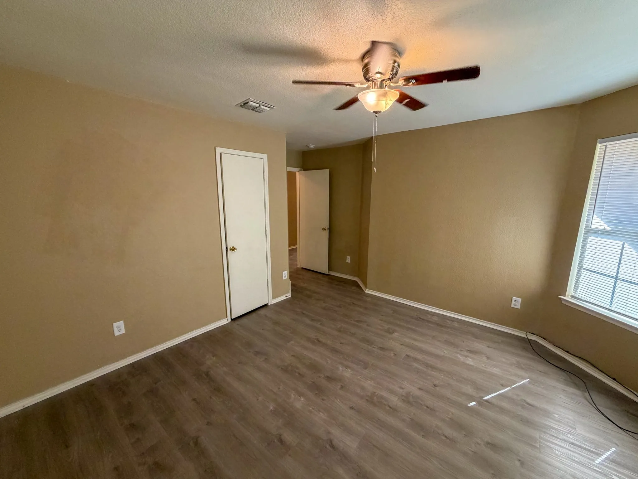Single Family Residence For Sale in Grayson County , 2111 Southridge Lane, Sherman, Texas 75092, 3 Bedroom, 2 Bathroom, 2 Garage spaces, 1,574 Sqft, built in 2006, mls#21405528, Real Estate Agent in Sherman, Homes For Sale in Grayson county, Homes For Sale in Sherman, Realtor in Sherman Texas, Real Estate Brokerage Independent Realty Texas, Luminita Cordes Realtor
