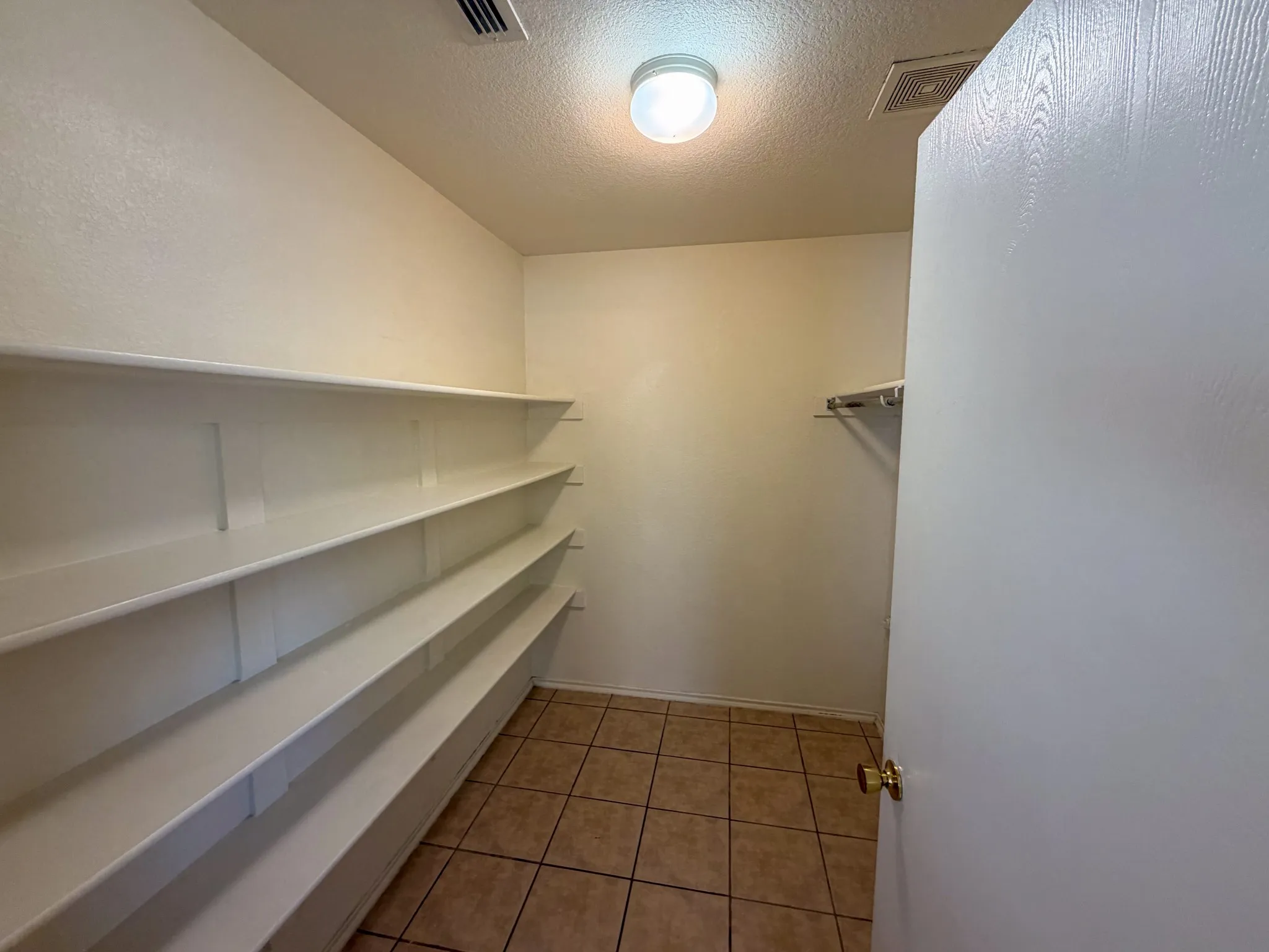 Single Family Residence For Sale in Grayson County , 2111 Southridge Lane, Sherman, Texas 75092, 3 Bedroom, 2 Bathroom, 2 Garage spaces, 1,574 Sqft, built in 2006, mls#21405528, Real Estate Agent in Sherman, Homes For Sale in Grayson county, Homes For Sale in Sherman, Realtor in Sherman Texas, Real Estate Brokerage Independent Realty Texas, Luminita Cordes Realtor