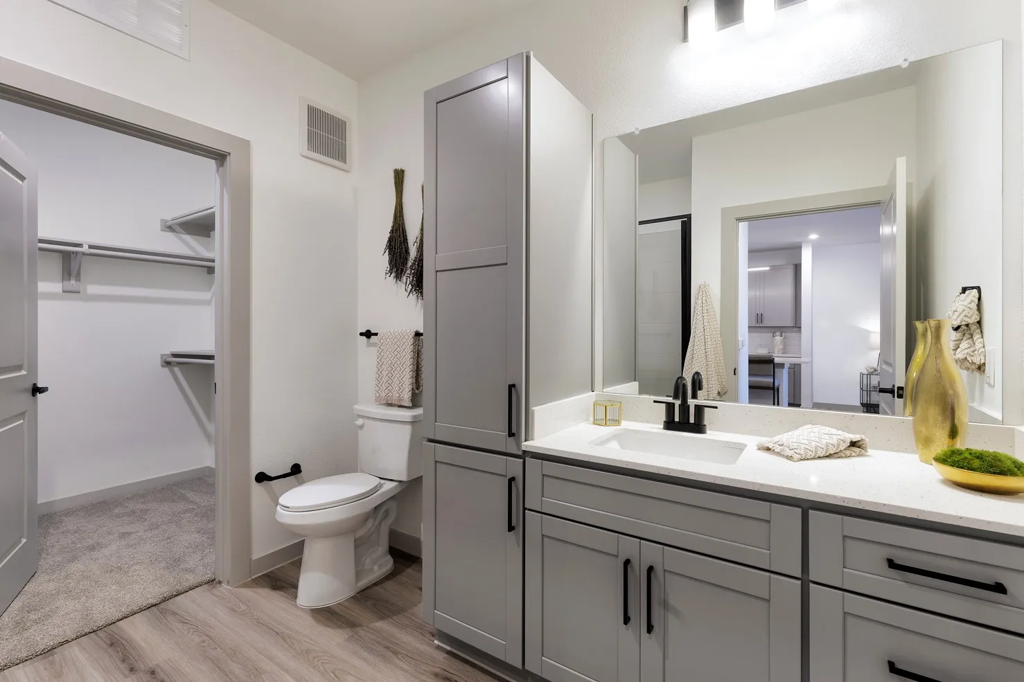 Apartment For Rent in Tarrant County , 750 Turner Warnell Road 2106, Arlington, Texas 76001, 1 Bedroom, 1 Bathroom, Garage spaces, 641 Sqft, built in 2025, mls#21406276, Real Estate Agent in Arlington, Homes For Rent in Tarrant county, Homes For Rent in Arlington, Realtor in Arlington Texas, Real Estate Brokerage Independent Realty Texas, Luminita Cordes Realtor