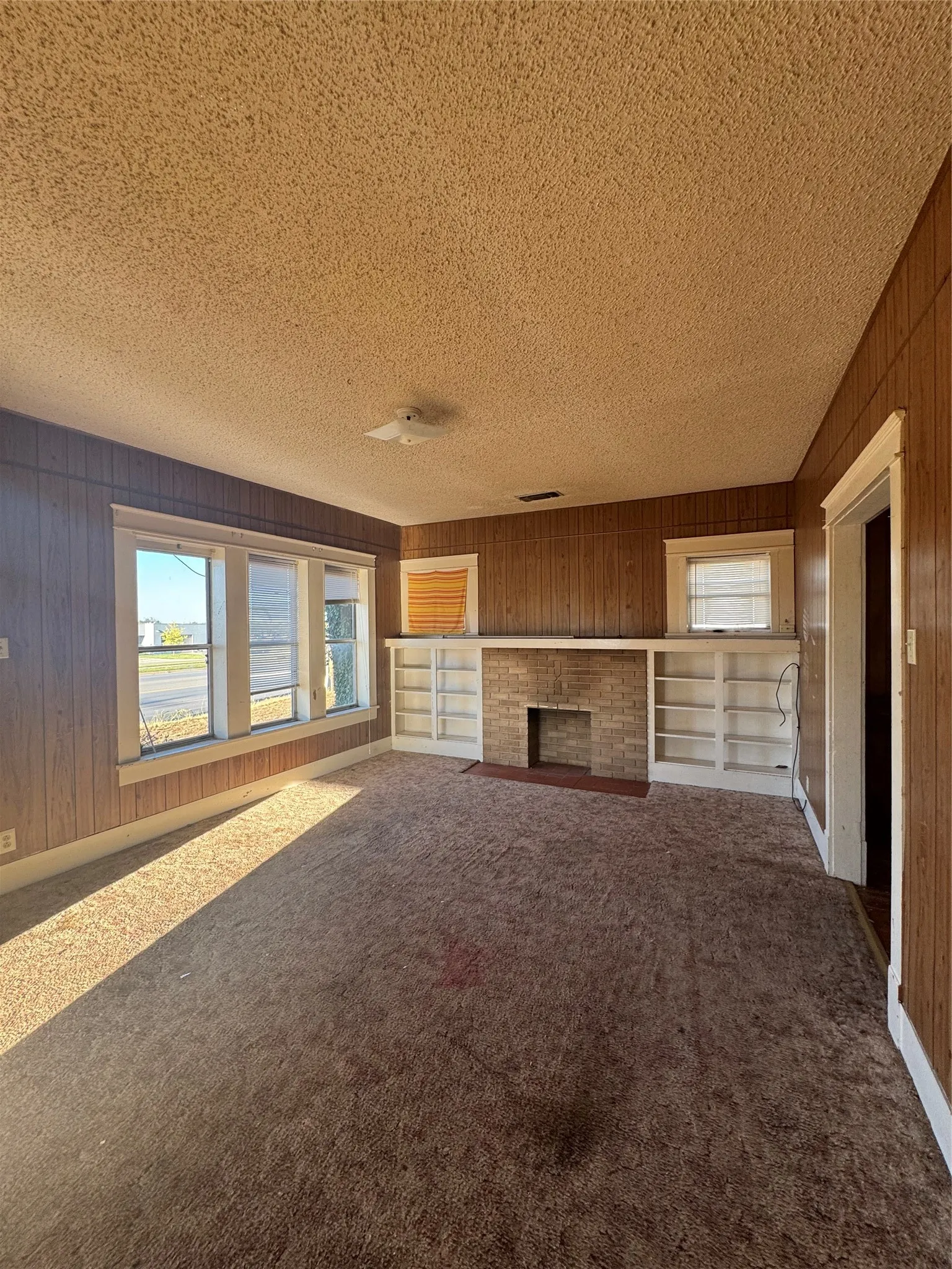 Duplex For Rent in Taylor County , 701 E 11th S A, Abilene, Texas 79603, 1 Bedroom, 1 Bathroom, Garage spaces, 800 Sqft, built in 1935, mls#21406277, Real Estate Agent in Abilene, Homes For Rent in Taylor county, Homes For Rent in Abilene, Realtor in Abilene Texas, Real Estate Brokerage Independent Realty Texas, Luminita Cordes Realtor