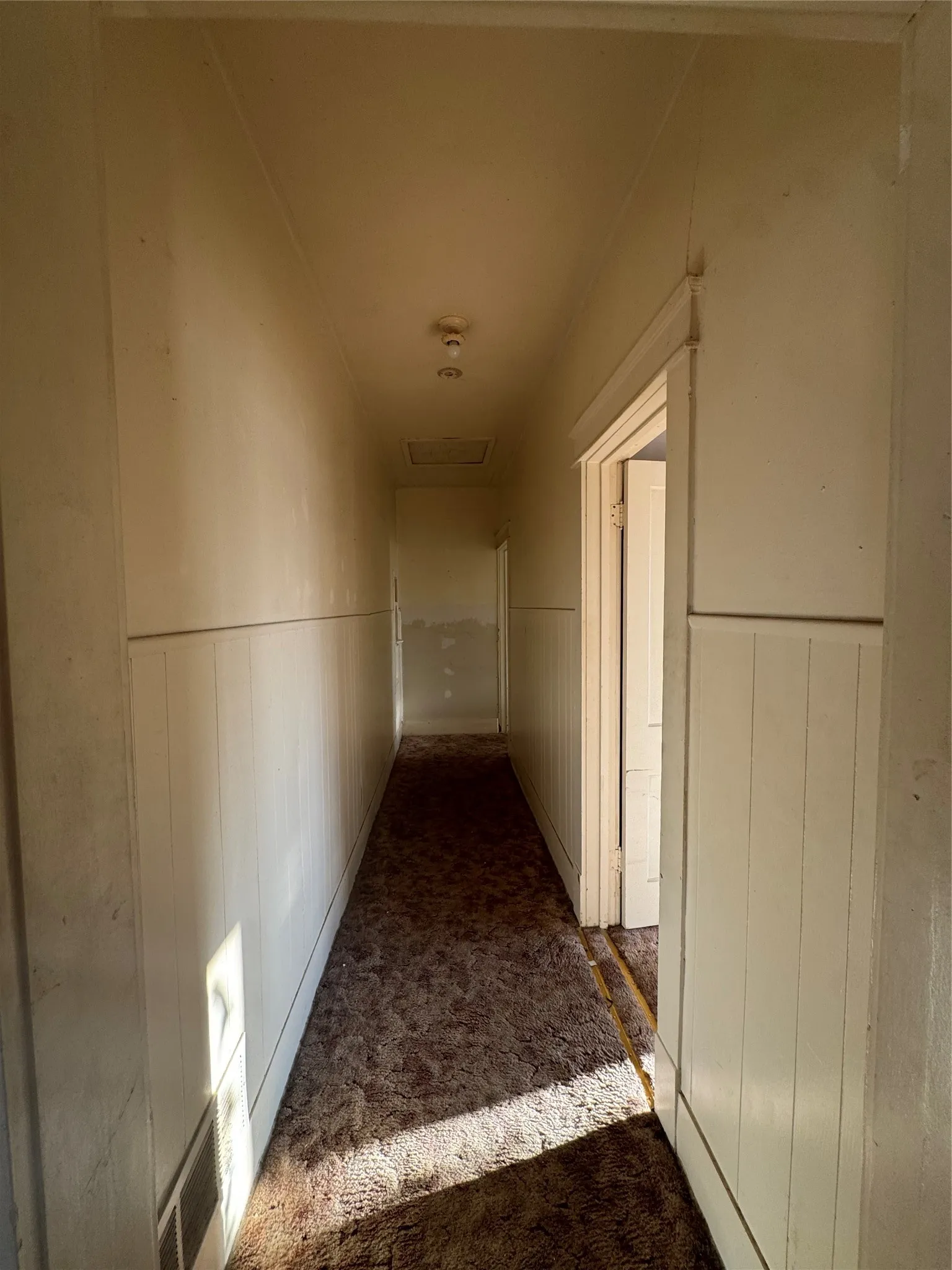 Duplex For Rent in Taylor County , 701 E 11th S A, Abilene, Texas 79603, 1 Bedroom, 1 Bathroom, Garage spaces, 800 Sqft, built in 1935, mls#21406277, Real Estate Agent in Abilene, Homes For Rent in Taylor county, Homes For Rent in Abilene, Realtor in Abilene Texas, Real Estate Brokerage Independent Realty Texas, Luminita Cordes Realtor