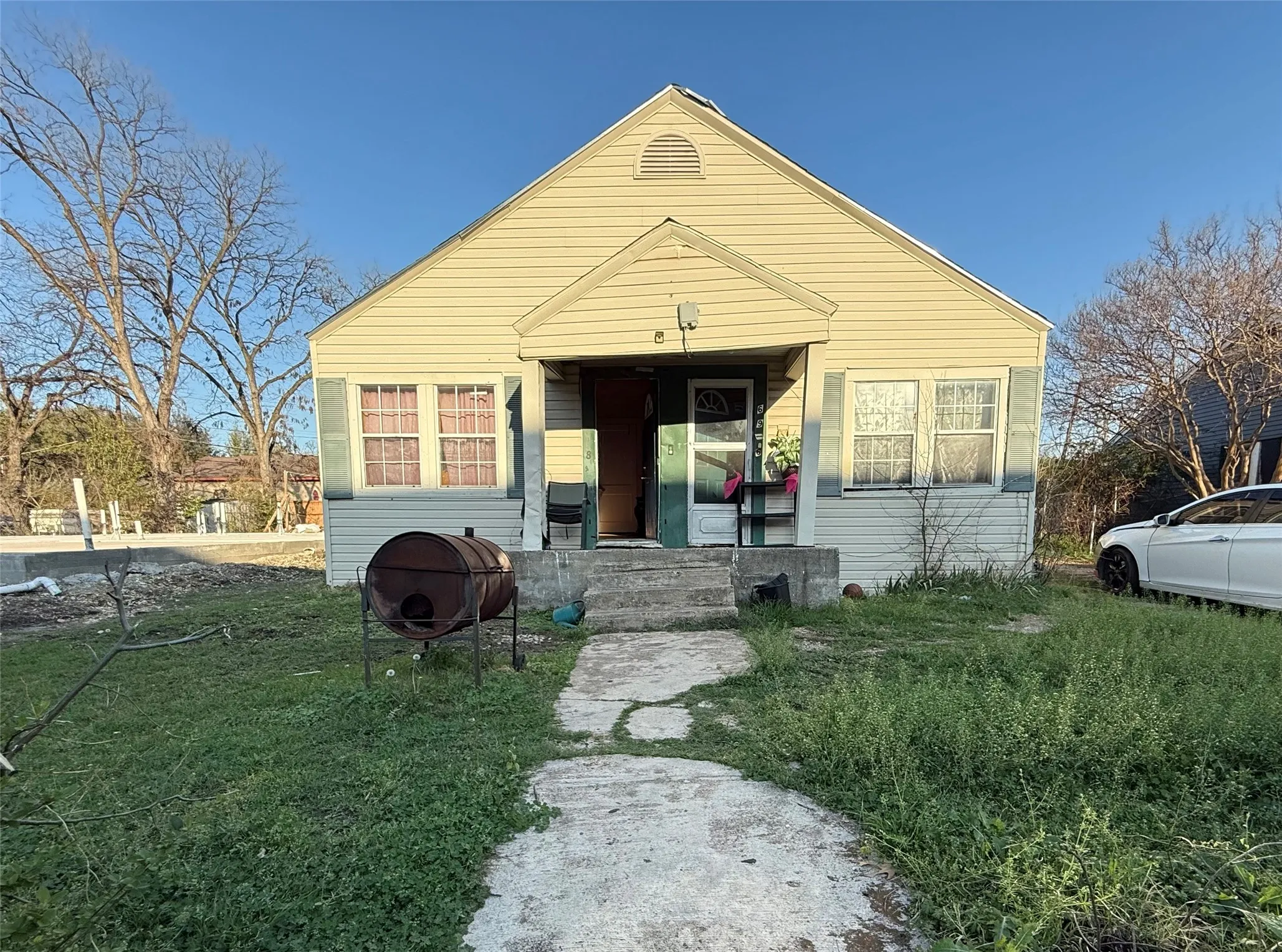 Single Family Residence For Sale in Dallas County , 6916 Victoria Avenue, Dallas, Texas 75209, 4 Bedroom, 2 Bathroom, Garage spaces, 1,016 Sqft, built in 1942, mls#21406285, Real Estate Agent in Dallas, Homes For Sale in Dallas county, Homes For Sale in Dallas, Realtor in Dallas Texas, Real Estate Brokerage Independent Realty Texas, Luminita Cordes Realtor