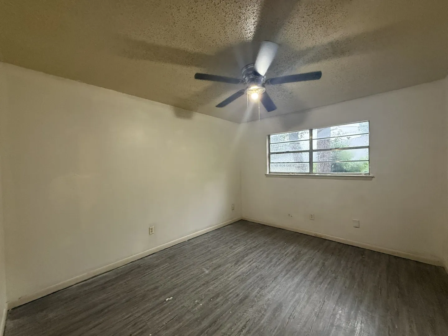 Quadruplex For Sale in Gregg County , 117 E Hoyt Drive, Longview, Texas 75601, 7 Bedroom, 5 Bathroom, Garage spaces, 0 Sqft, built in 1956, mls#21406088, Real Estate Agent in Longview, Homes For Sale in Gregg county, Homes For Sale in Longview, Realtor in Longview Texas, Real Estate Brokerage Independent Realty Texas, Luminita Cordes Realtor