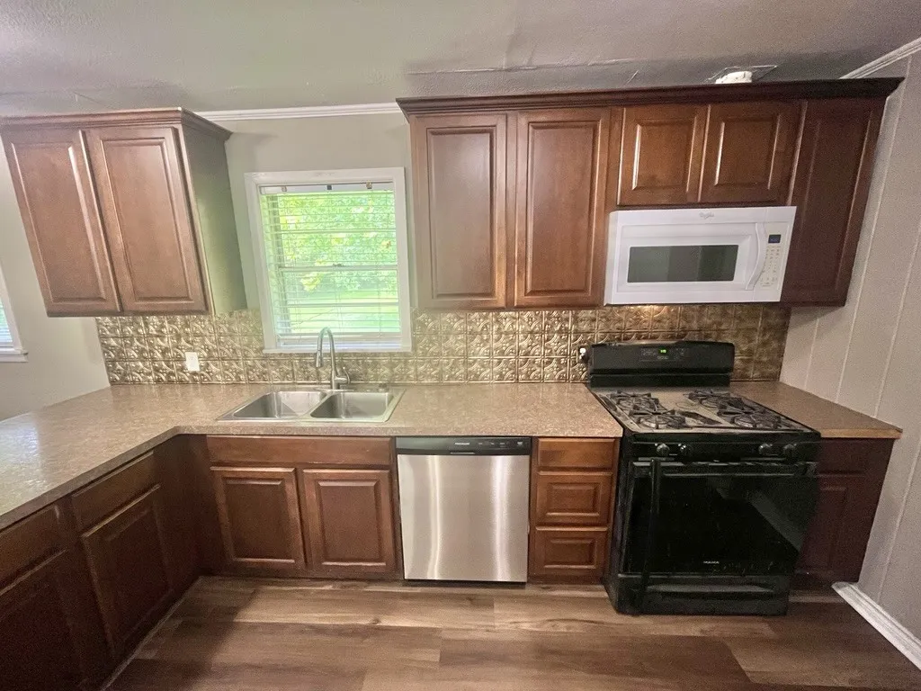Quadruplex For Sale in Gregg County , 117 E Hoyt Drive, Longview, Texas 75601, 7 Bedroom, 5 Bathroom, Garage spaces, 0 Sqft, built in 1956, mls#21406088, Real Estate Agent in Longview, Homes For Sale in Gregg county, Homes For Sale in Longview, Realtor in Longview Texas, Real Estate Brokerage Independent Realty Texas, Luminita Cordes Realtor