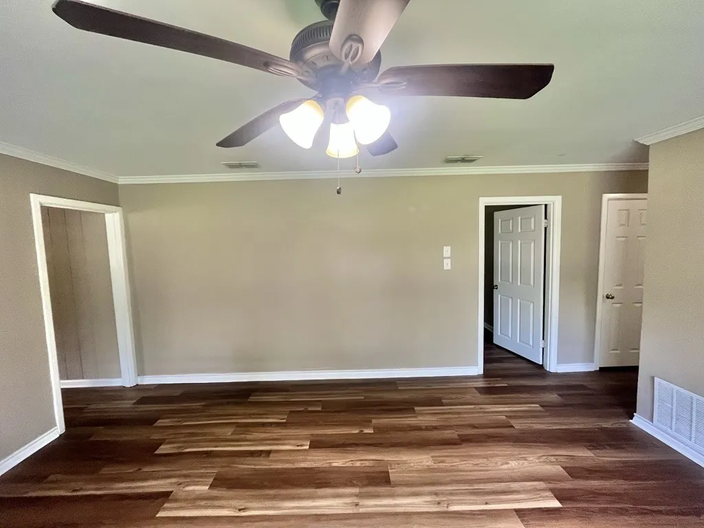 Quadruplex For Sale in Gregg County , 117 E Hoyt Drive, Longview, Texas 75601, 7 Bedroom, 5 Bathroom, Garage spaces, 0 Sqft, built in 1956, mls#21406088, Real Estate Agent in Longview, Homes For Sale in Gregg county, Homes For Sale in Longview, Realtor in Longview Texas, Real Estate Brokerage Independent Realty Texas, Luminita Cordes Realtor
