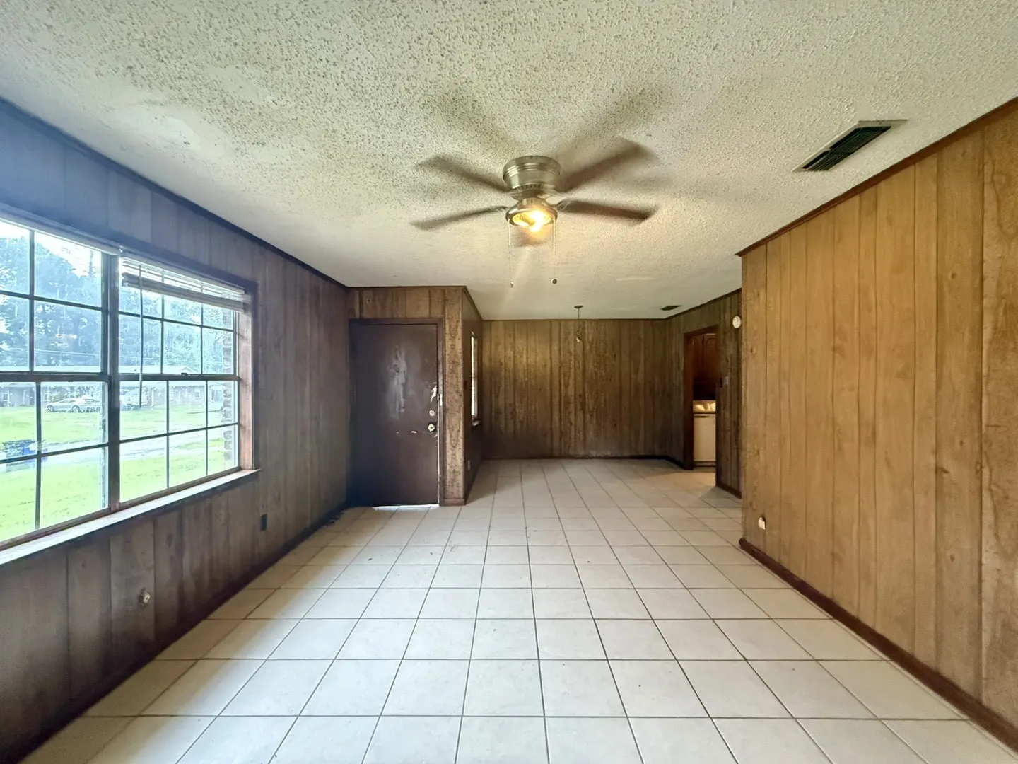 Quadruplex For Sale in Gregg County , 117 E Hoyt Drive, Longview, Texas 75601, 7 Bedroom, 5 Bathroom, Garage spaces, 0 Sqft, built in 1956, mls#21406088, Real Estate Agent in Longview, Homes For Sale in Gregg county, Homes For Sale in Longview, Realtor in Longview Texas, Real Estate Brokerage Independent Realty Texas, Luminita Cordes Realtor