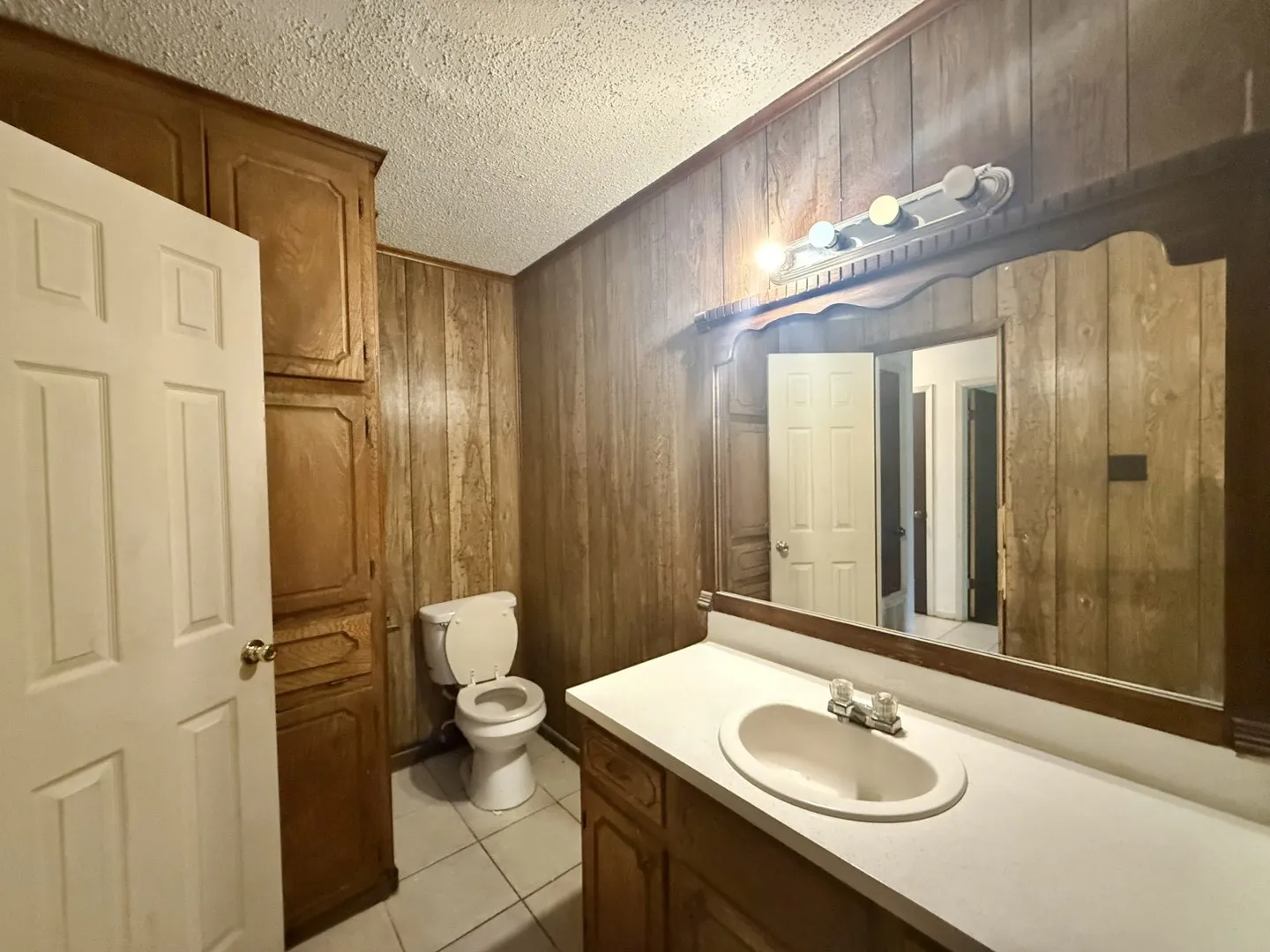 Quadruplex For Sale in Gregg County , 117 E Hoyt Drive, Longview, Texas 75601, 7 Bedroom, 5 Bathroom, Garage spaces, 0 Sqft, built in 1956, mls#21406088, Real Estate Agent in Longview, Homes For Sale in Gregg county, Homes For Sale in Longview, Realtor in Longview Texas, Real Estate Brokerage Independent Realty Texas, Luminita Cordes Realtor