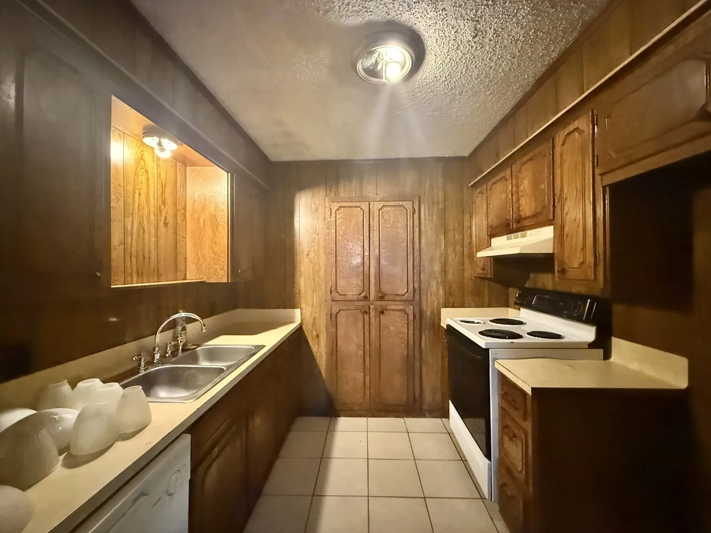 Quadruplex For Sale in Gregg County , 117 E Hoyt Drive, Longview, Texas 75601, 7 Bedroom, 5 Bathroom, Garage spaces, 0 Sqft, built in 1956, mls#21406088, Real Estate Agent in Longview, Homes For Sale in Gregg county, Homes For Sale in Longview, Realtor in Longview Texas, Real Estate Brokerage Independent Realty Texas, Luminita Cordes Realtor