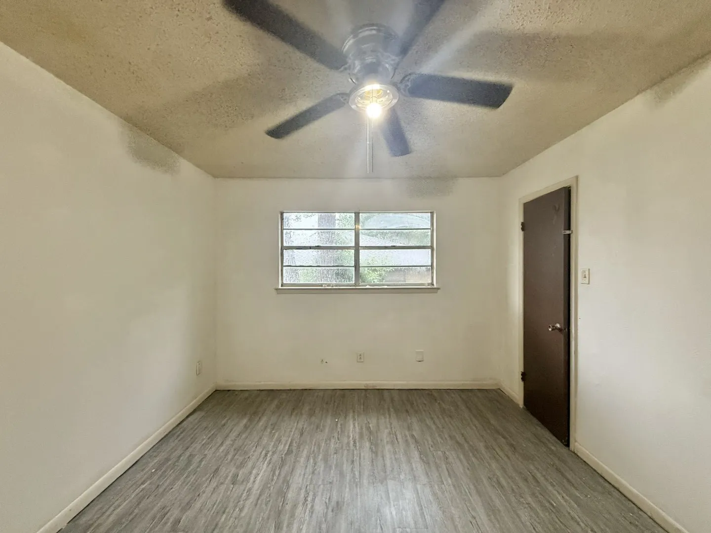Quadruplex For Sale in Gregg County , 117 E Hoyt Drive, Longview, Texas 75601, 7 Bedroom, 5 Bathroom, Garage spaces, 0 Sqft, built in 1956, mls#21406088, Real Estate Agent in Longview, Homes For Sale in Gregg county, Homes For Sale in Longview, Realtor in Longview Texas, Real Estate Brokerage Independent Realty Texas, Luminita Cordes Realtor