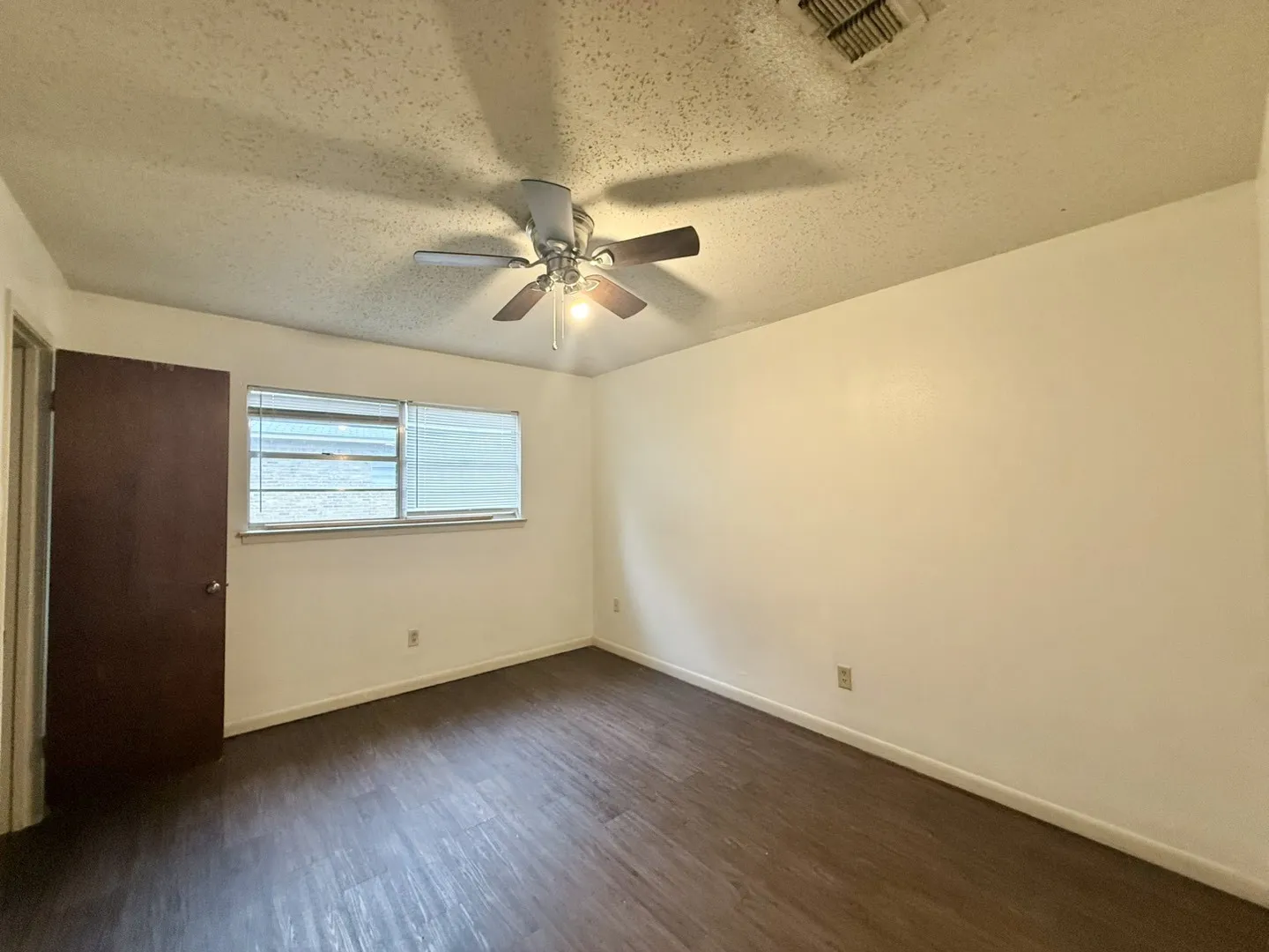 Quadruplex For Sale in Gregg County , 117 E Hoyt Drive, Longview, Texas 75601, 7 Bedroom, 5 Bathroom, Garage spaces, 0 Sqft, built in 1956, mls#21406088, Real Estate Agent in Longview, Homes For Sale in Gregg county, Homes For Sale in Longview, Realtor in Longview Texas, Real Estate Brokerage Independent Realty Texas, Luminita Cordes Realtor