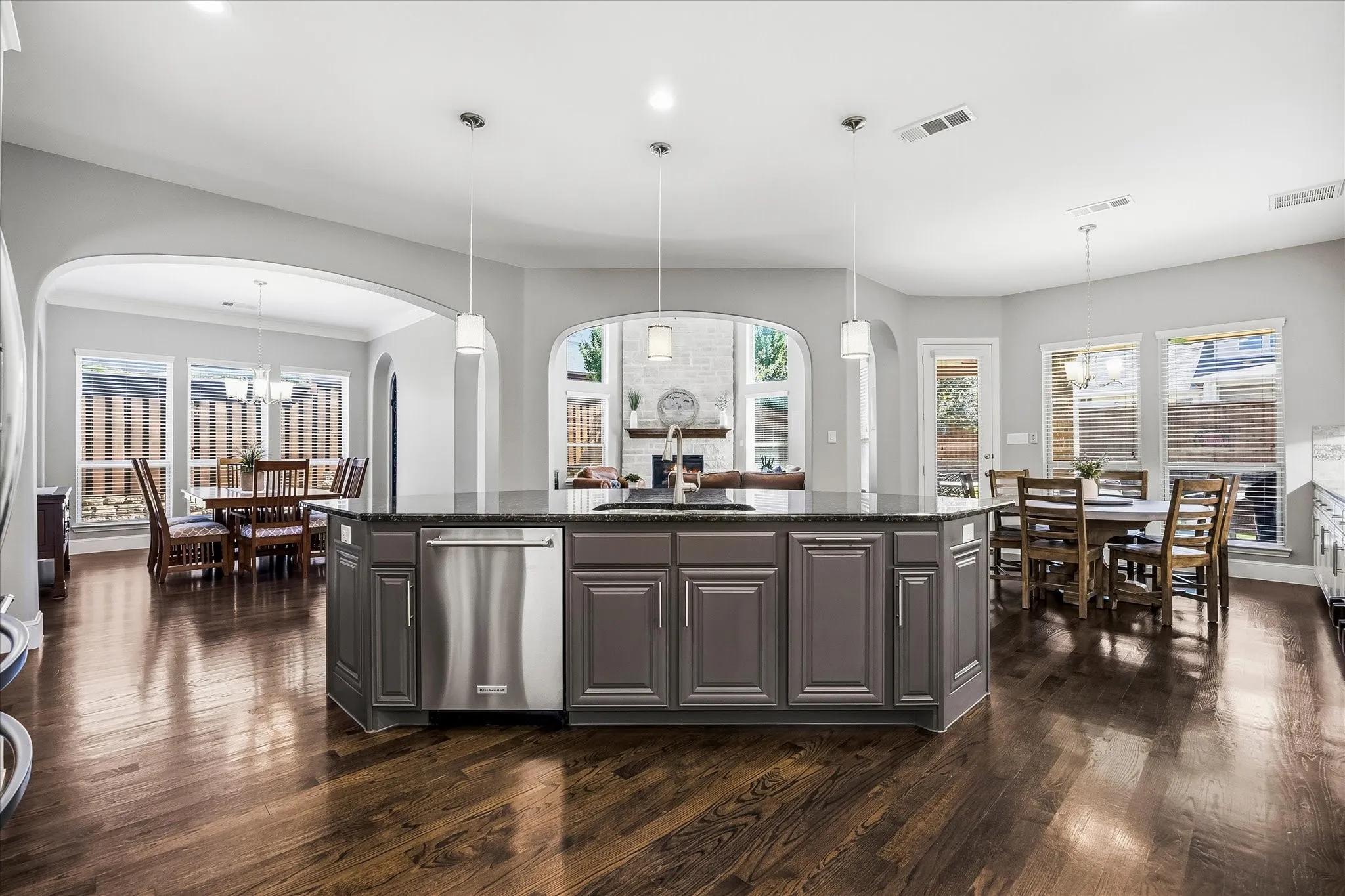 Single Family Residence For Sale in Denton County , 2355 Cutting Horse Trail, Frisco, Texas 75036, 4 Bedroom, 5 Bathroom, 3 Garage spaces, 4,588 Sqft, built in 2016, mls#21396205, Real Estate Agent in Frisco, Homes For Sale in Denton county, Homes For Sale in Frisco, Realtor in Frisco Texas, Real Estate Brokerage Independent Realty Texas, Luminita Cordes Realtor