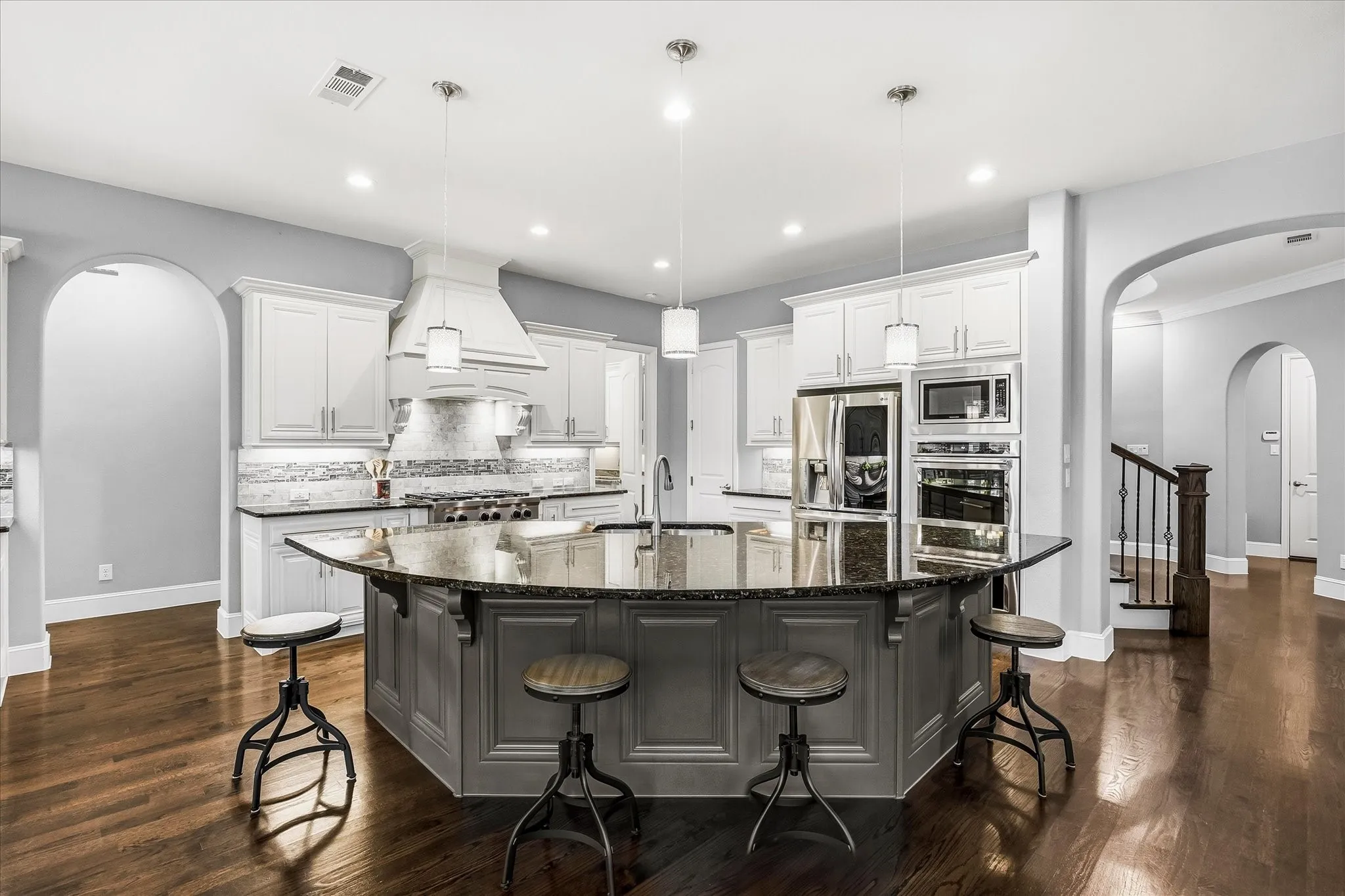 Single Family Residence For Sale in Denton County , 2355 Cutting Horse Trail, Frisco, Texas 75036, 4 Bedroom, 5 Bathroom, 3 Garage spaces, 4,588 Sqft, built in 2016, mls#21396205, Real Estate Agent in Frisco, Homes For Sale in Denton county, Homes For Sale in Frisco, Realtor in Frisco Texas, Real Estate Brokerage Independent Realty Texas, Luminita Cordes Realtor