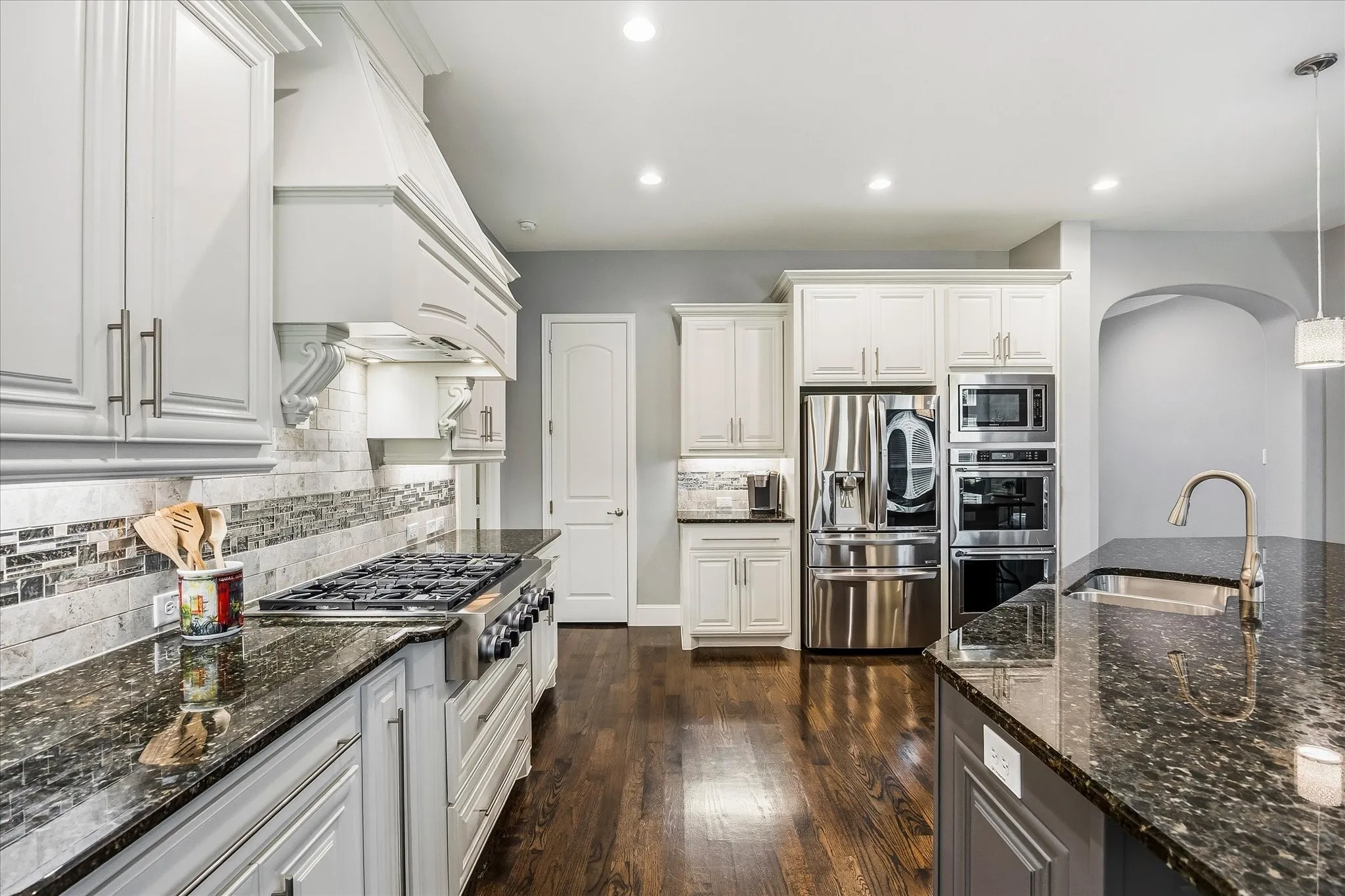 Single Family Residence For Sale in Denton County , 2355 Cutting Horse Trail, Frisco, Texas 75036, 4 Bedroom, 5 Bathroom, 3 Garage spaces, 4,588 Sqft, built in 2016, mls#21396205, Real Estate Agent in Frisco, Homes For Sale in Denton county, Homes For Sale in Frisco, Realtor in Frisco Texas, Real Estate Brokerage Independent Realty Texas, Luminita Cordes Realtor