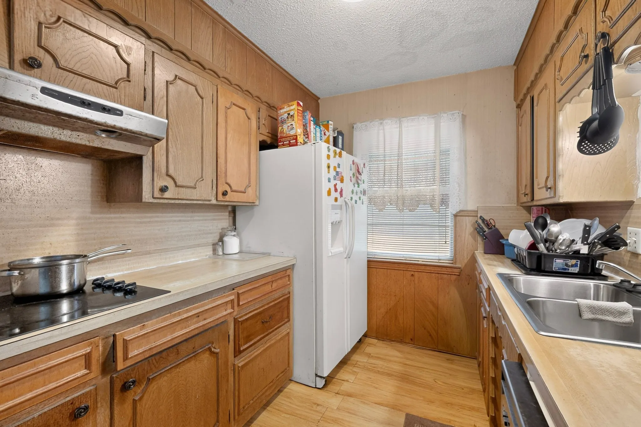 Single Family Residence For Sale in Dallas County , 2718 Mossglen Drive, Dallas, Texas 75227, 3 Bedroom, 2 Bathroom, 2 Garage spaces, 1,751 Sqft, built in 2016, mls#21404522, Real Estate Agent in Dallas, Homes For Sale in Dallas county, Homes For Sale in Dallas, Realtor in Dallas Texas, Real Estate Brokerage Independent Realty Texas, Luminita Cordes Realtor