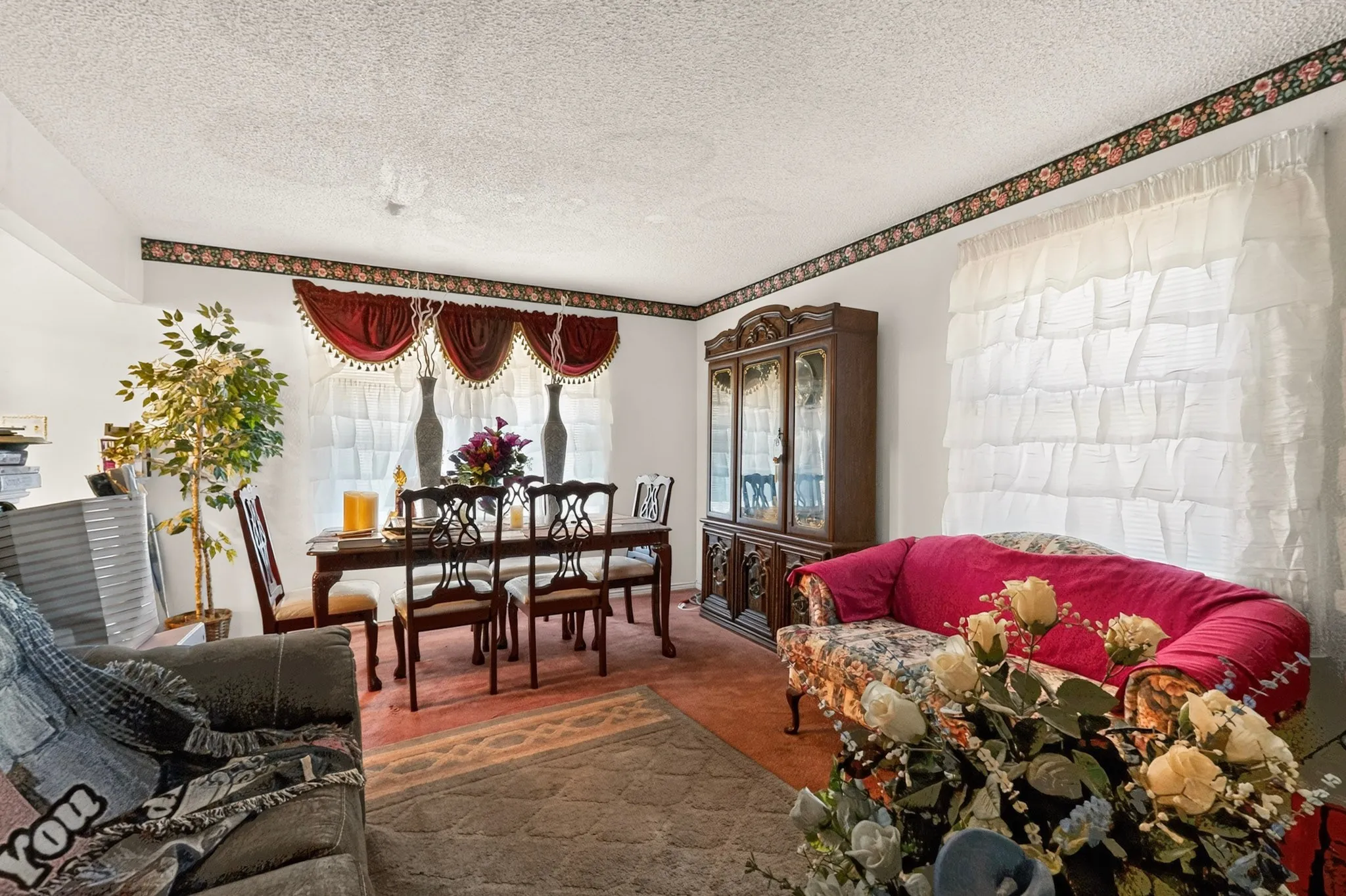 Single Family Residence For Sale in Dallas County , 2718 Mossglen Drive, Dallas, Texas 75227, 3 Bedroom, 2 Bathroom, 2 Garage spaces, 1,751 Sqft, built in 2016, mls#21404522, Real Estate Agent in Dallas, Homes For Sale in Dallas county, Homes For Sale in Dallas, Realtor in Dallas Texas, Real Estate Brokerage Independent Realty Texas, Luminita Cordes Realtor