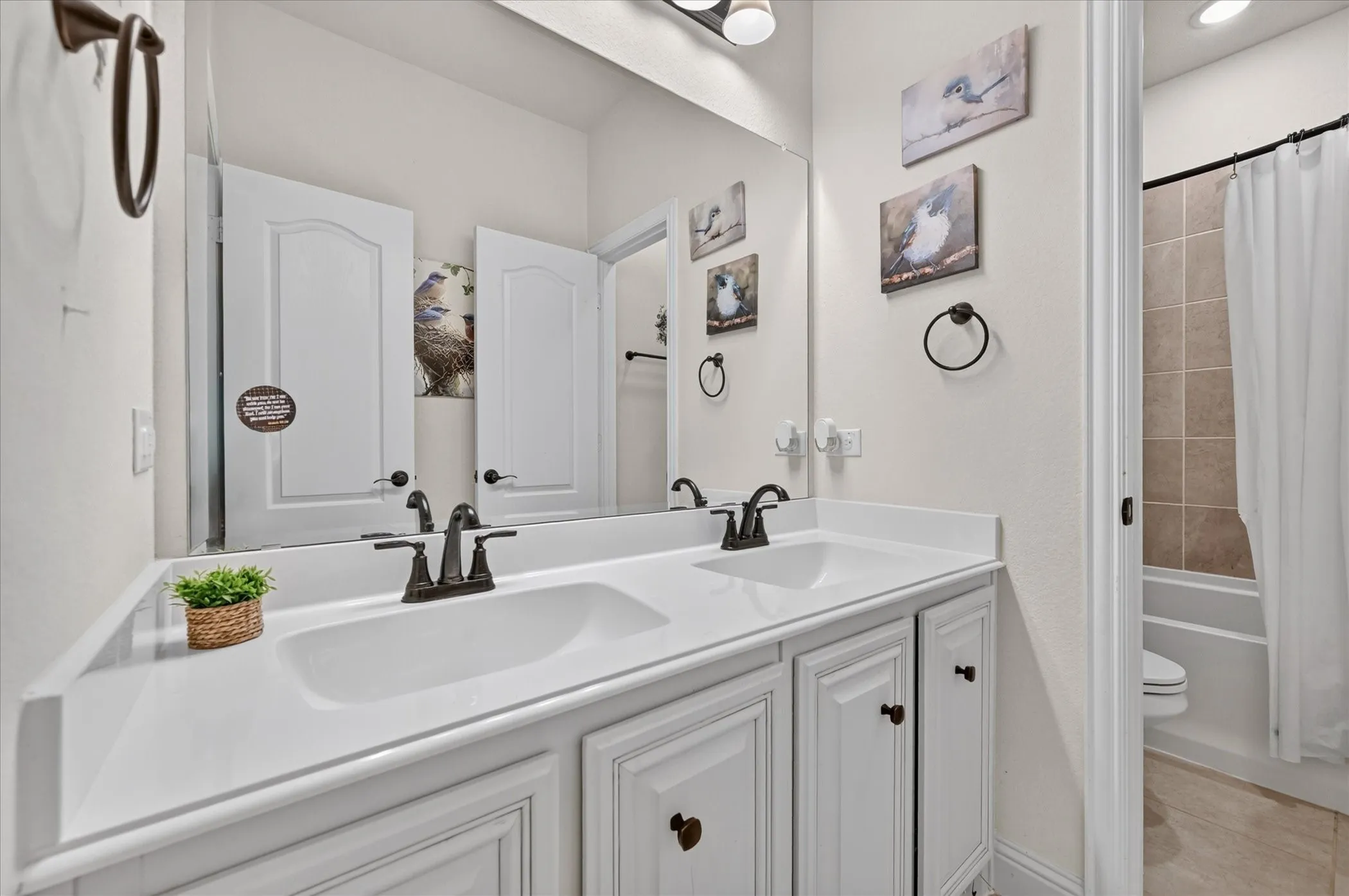 Single Family Residence For Sale in Ellis County , 457 Wolf Creek Drive, Waxahachie, Texas 75165, 5 Bedroom, 3 Bathroom, 2 Garage spaces, 3,280 Sqft, built in 2021, mls#21406214, Real Estate Agent in Waxahachie, Homes For Sale in Ellis county, Homes For Sale in Waxahachie, Realtor in Waxahachie Texas, Real Estate Brokerage Independent Realty Texas, Luminita Cordes Realtor