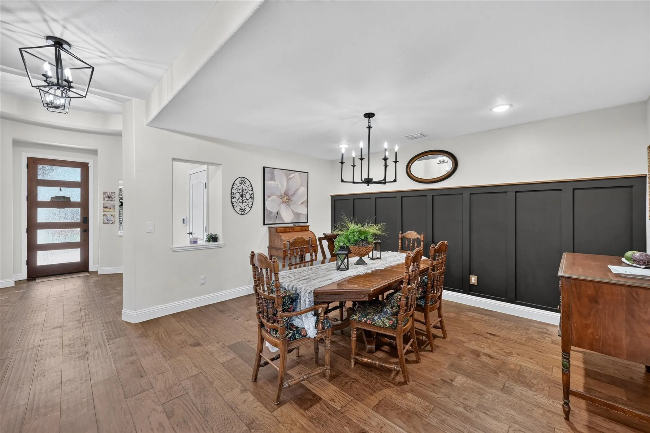 Single Family Residence For Sale in Ellis County , 457 Wolf Creek Drive, Waxahachie, Texas 75165, 5 Bedroom, 3 Bathroom, 2 Garage spaces, 3,280 Sqft, built in 2021, mls#21406214, Real Estate Agent in Waxahachie, Homes For Sale in Ellis county, Homes For Sale in Waxahachie, Realtor in Waxahachie Texas, Real Estate Brokerage Independent Realty Texas, Luminita Cordes Realtor