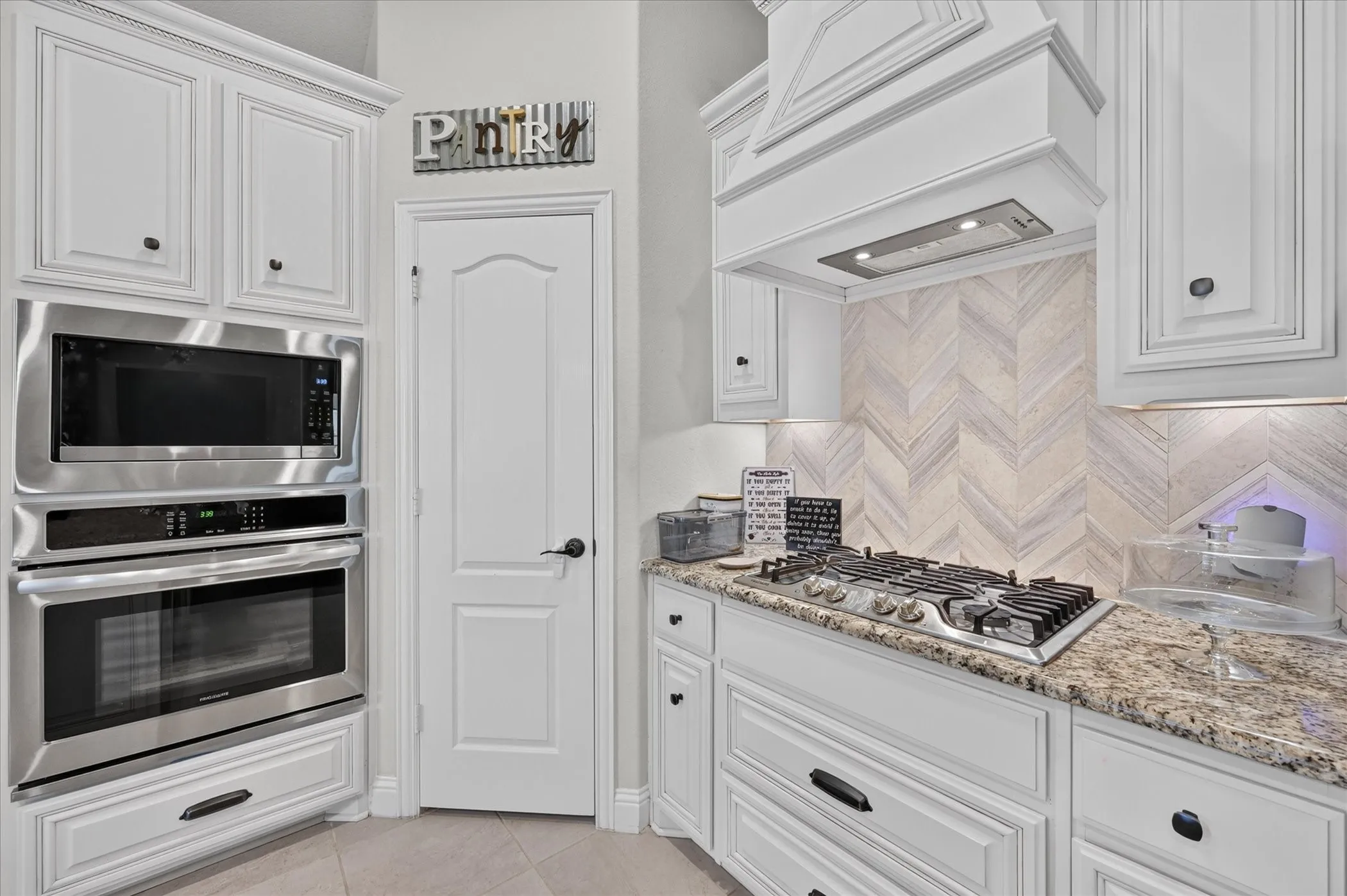 Single Family Residence For Sale in Ellis County , 457 Wolf Creek Drive, Waxahachie, Texas 75165, 5 Bedroom, 3 Bathroom, 2 Garage spaces, 3,280 Sqft, built in 2021, mls#21406214, Real Estate Agent in Waxahachie, Homes For Sale in Ellis county, Homes For Sale in Waxahachie, Realtor in Waxahachie Texas, Real Estate Brokerage Independent Realty Texas, Luminita Cordes Realtor