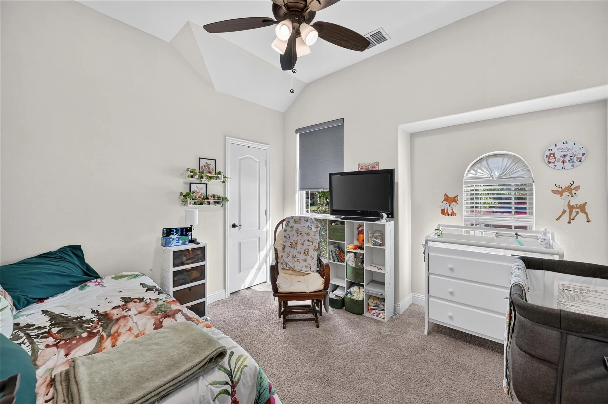 Single Family Residence For Sale in Ellis County , 457 Wolf Creek Drive, Waxahachie, Texas 75165, 5 Bedroom, 3 Bathroom, 2 Garage spaces, 3,280 Sqft, built in 2021, mls#21406214, Real Estate Agent in Waxahachie, Homes For Sale in Ellis county, Homes For Sale in Waxahachie, Realtor in Waxahachie Texas, Real Estate Brokerage Independent Realty Texas, Luminita Cordes Realtor