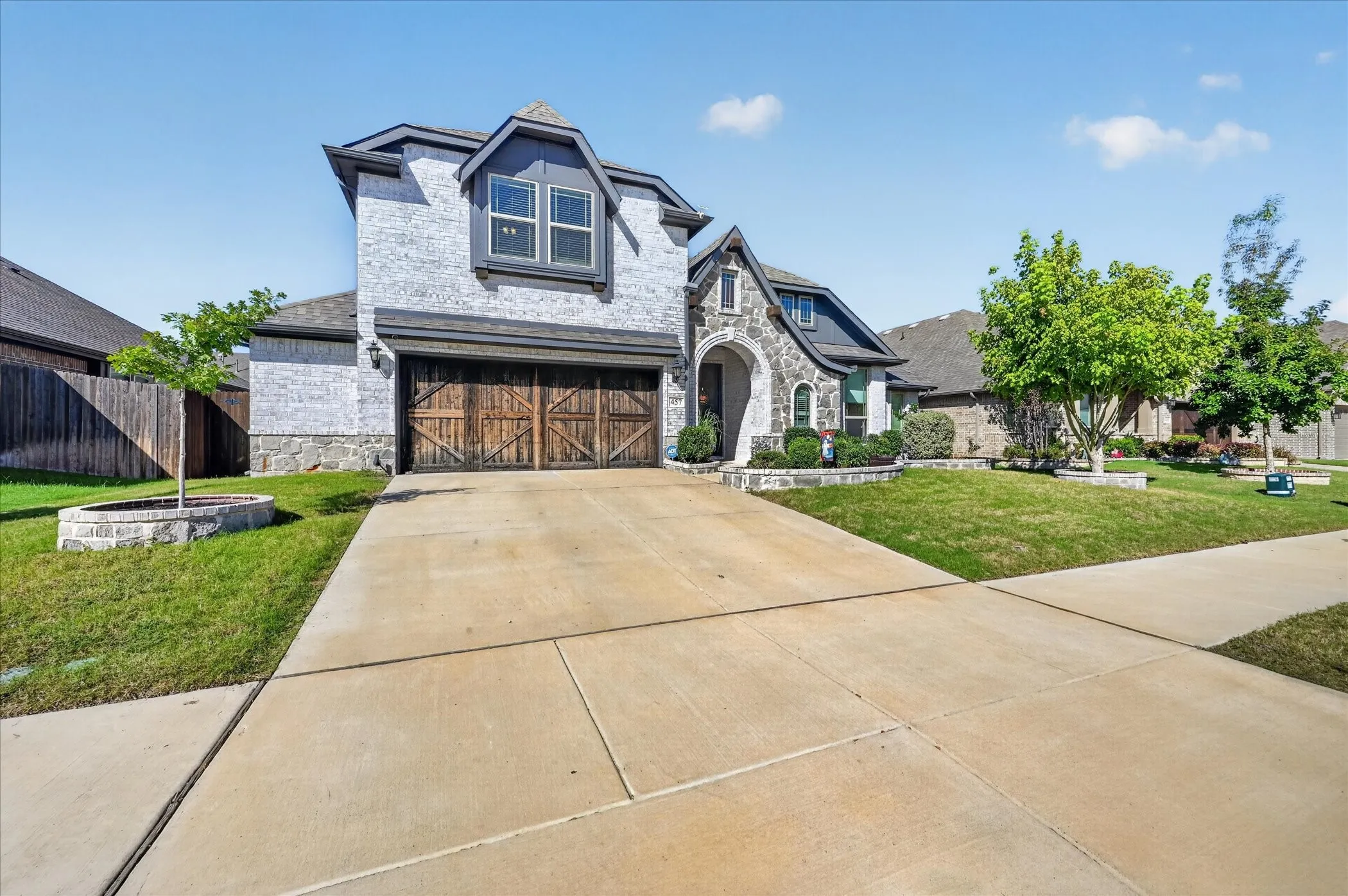 Single Family Residence For Sale in Ellis County , 457 Wolf Creek Drive, Waxahachie, Texas 75165, 5 Bedroom, 3 Bathroom, 2 Garage spaces, 3,280 Sqft, built in 2021, mls#21406214, Real Estate Agent in Waxahachie, Homes For Sale in Ellis county, Homes For Sale in Waxahachie, Realtor in Waxahachie Texas, Real Estate Brokerage Independent Realty Texas, Luminita Cordes Realtor