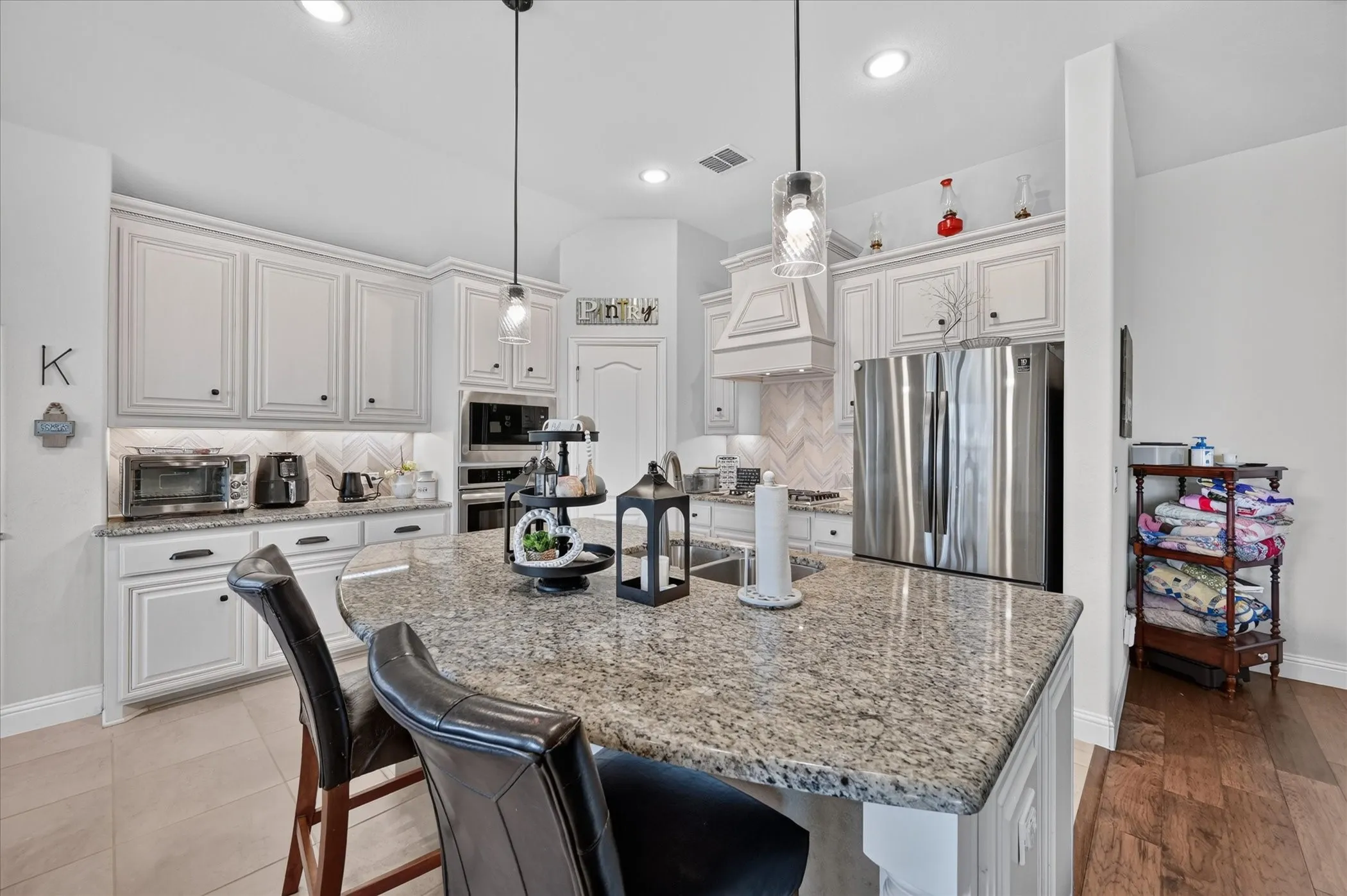 Single Family Residence For Sale in Ellis County , 457 Wolf Creek Drive, Waxahachie, Texas 75165, 5 Bedroom, 3 Bathroom, 2 Garage spaces, 3,280 Sqft, built in 2021, mls#21406214, Real Estate Agent in Waxahachie, Homes For Sale in Ellis county, Homes For Sale in Waxahachie, Realtor in Waxahachie Texas, Real Estate Brokerage Independent Realty Texas, Luminita Cordes Realtor