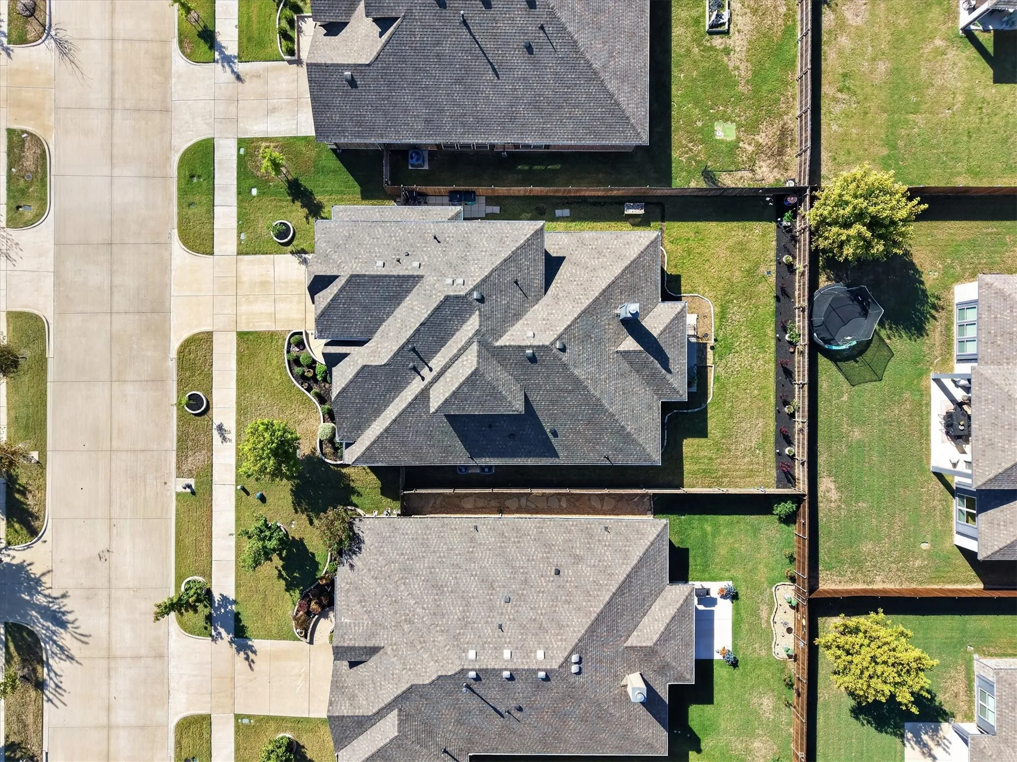 Single Family Residence For Sale in Ellis County , 457 Wolf Creek Drive, Waxahachie, Texas 75165, 5 Bedroom, 3 Bathroom, 2 Garage spaces, 3,280 Sqft, built in 2021, mls#21406214, Real Estate Agent in Waxahachie, Homes For Sale in Ellis county, Homes For Sale in Waxahachie, Realtor in Waxahachie Texas, Real Estate Brokerage Independent Realty Texas, Luminita Cordes Realtor