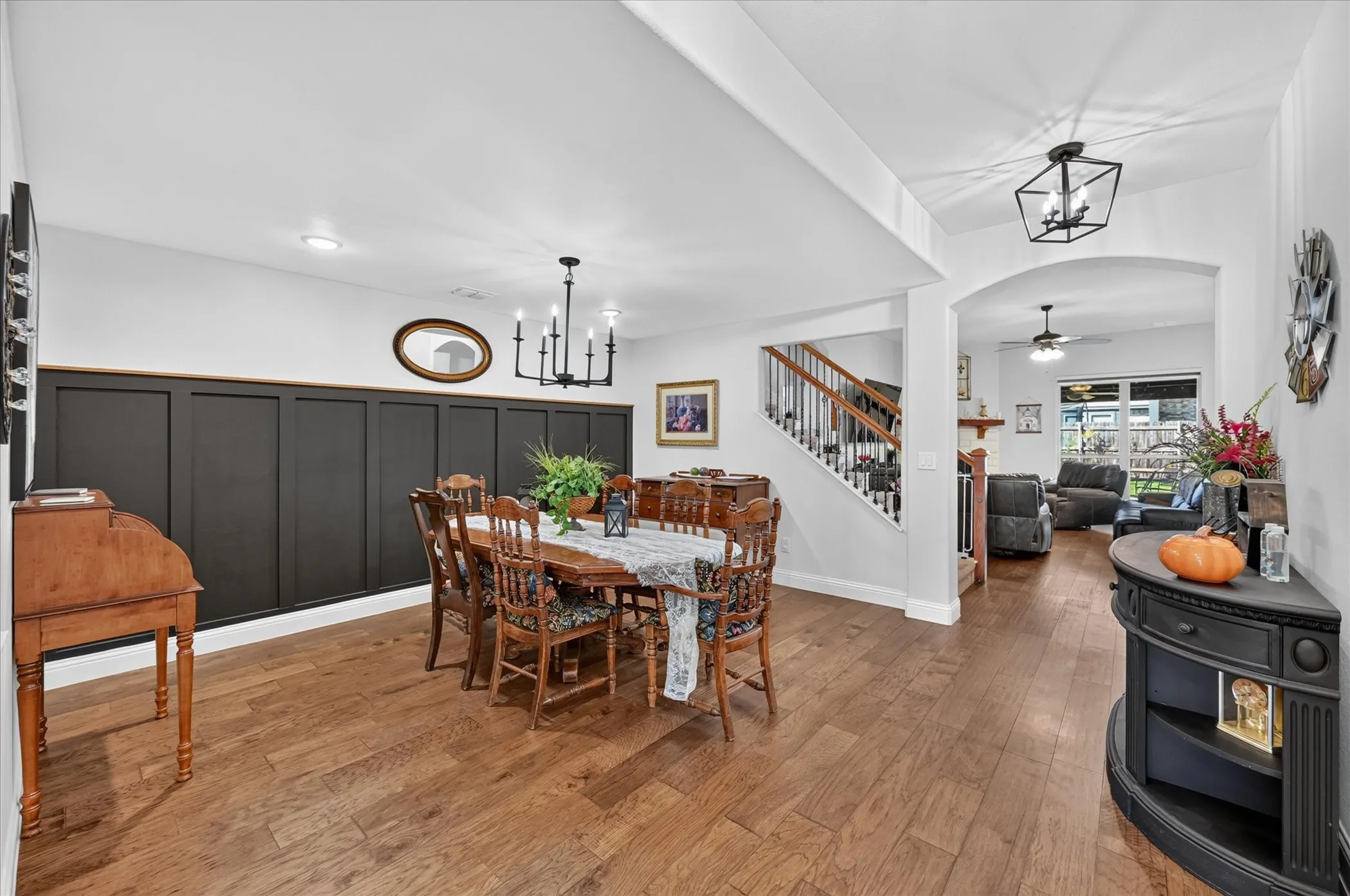 Single Family Residence For Sale in Ellis County , 457 Wolf Creek Drive, Waxahachie, Texas 75165, 5 Bedroom, 3 Bathroom, 2 Garage spaces, 3,280 Sqft, built in 2021, mls#21406214, Real Estate Agent in Waxahachie, Homes For Sale in Ellis county, Homes For Sale in Waxahachie, Realtor in Waxahachie Texas, Real Estate Brokerage Independent Realty Texas, Luminita Cordes Realtor