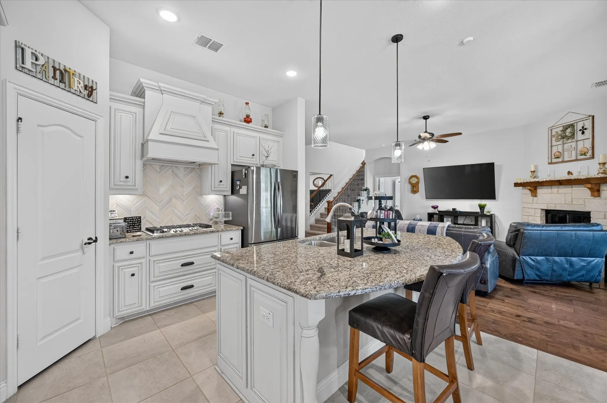 Single Family Residence For Sale in Ellis County , 457 Wolf Creek Drive, Waxahachie, Texas 75165, 5 Bedroom, 3 Bathroom, 2 Garage spaces, 3,280 Sqft, built in 2021, mls#21406214, Real Estate Agent in Waxahachie, Homes For Sale in Ellis county, Homes For Sale in Waxahachie, Realtor in Waxahachie Texas, Real Estate Brokerage Independent Realty Texas, Luminita Cordes Realtor