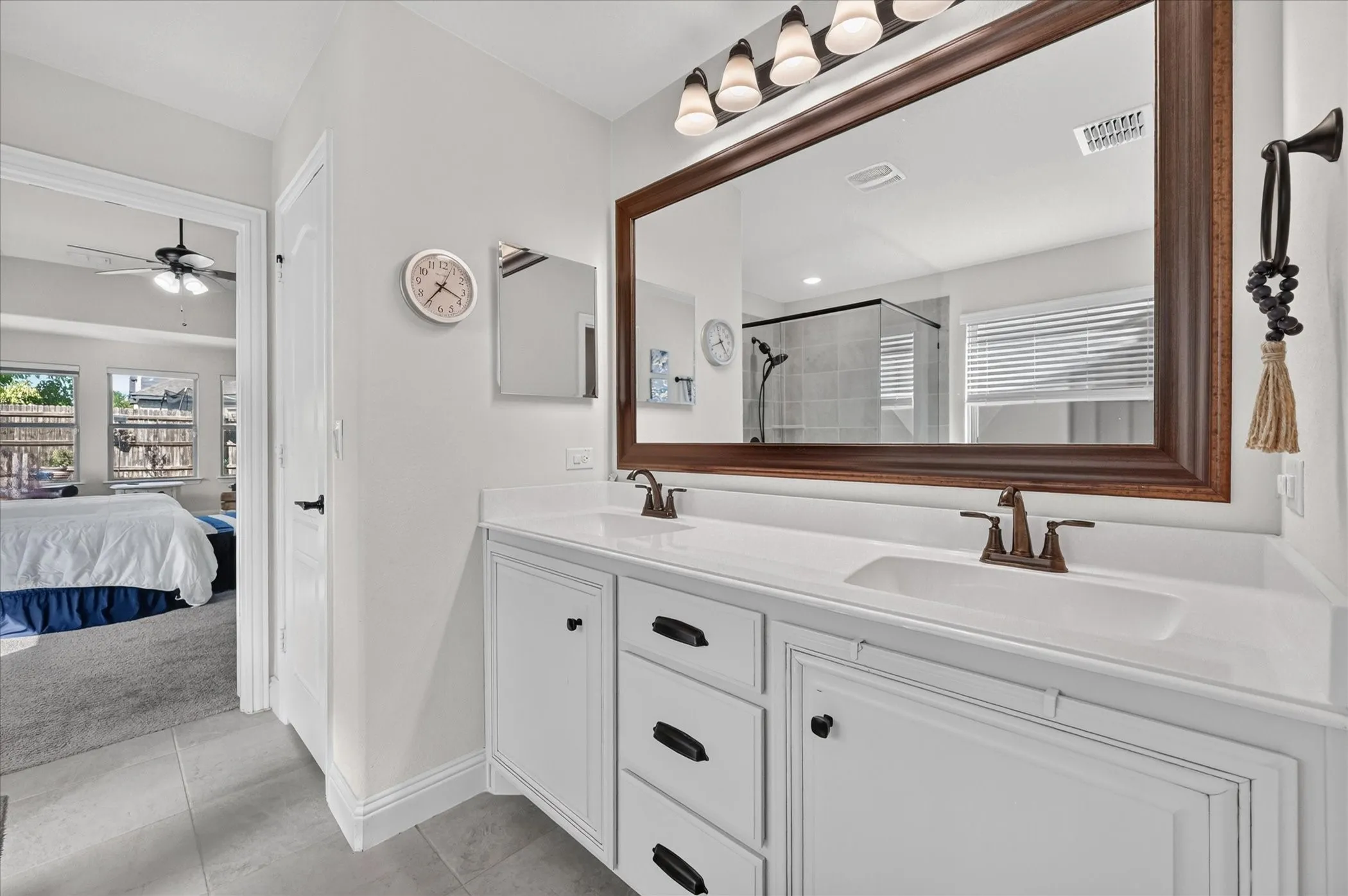 Single Family Residence For Sale in Ellis County , 457 Wolf Creek Drive, Waxahachie, Texas 75165, 5 Bedroom, 3 Bathroom, 2 Garage spaces, 3,280 Sqft, built in 2021, mls#21406214, Real Estate Agent in Waxahachie, Homes For Sale in Ellis county, Homes For Sale in Waxahachie, Realtor in Waxahachie Texas, Real Estate Brokerage Independent Realty Texas, Luminita Cordes Realtor