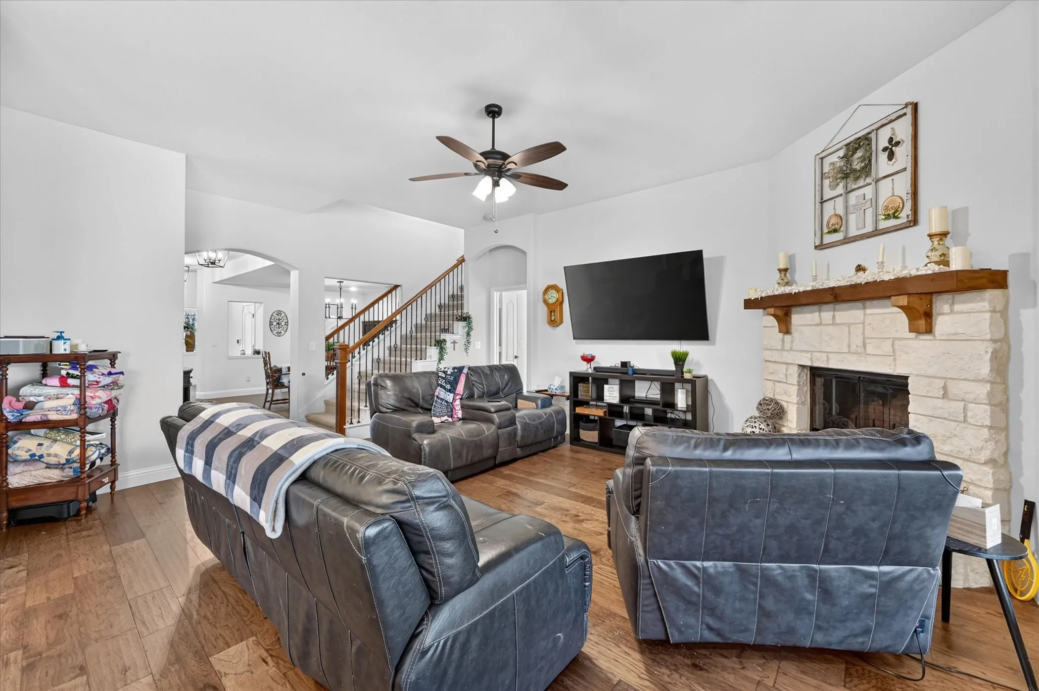 Single Family Residence For Sale in Ellis County , 457 Wolf Creek Drive, Waxahachie, Texas 75165, 5 Bedroom, 3 Bathroom, 2 Garage spaces, 3,280 Sqft, built in 2021, mls#21406214, Real Estate Agent in Waxahachie, Homes For Sale in Ellis county, Homes For Sale in Waxahachie, Realtor in Waxahachie Texas, Real Estate Brokerage Independent Realty Texas, Luminita Cordes Realtor