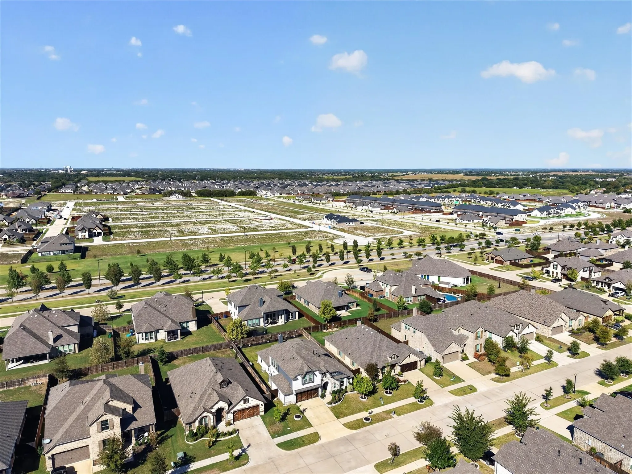 Single Family Residence For Sale in Ellis County , 457 Wolf Creek Drive, Waxahachie, Texas 75165, 5 Bedroom, 3 Bathroom, 2 Garage spaces, 3,280 Sqft, built in 2021, mls#21406214, Real Estate Agent in Waxahachie, Homes For Sale in Ellis county, Homes For Sale in Waxahachie, Realtor in Waxahachie Texas, Real Estate Brokerage Independent Realty Texas, Luminita Cordes Realtor