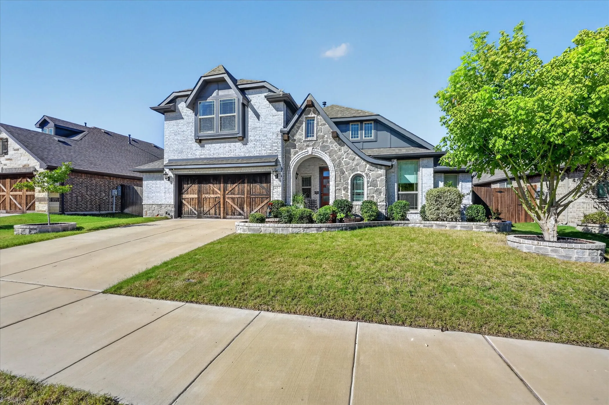 Single Family Residence For Sale in Ellis County , 457 Wolf Creek Drive, Waxahachie, Texas 75165, 5 Bedroom, 3 Bathroom, 2 Garage spaces, 3,280 Sqft, built in 2021, mls#21406214, Real Estate Agent in Waxahachie, Homes For Sale in Ellis county, Homes For Sale in Waxahachie, Realtor in Waxahachie Texas, Real Estate Brokerage Independent Realty Texas, Luminita Cordes Realtor