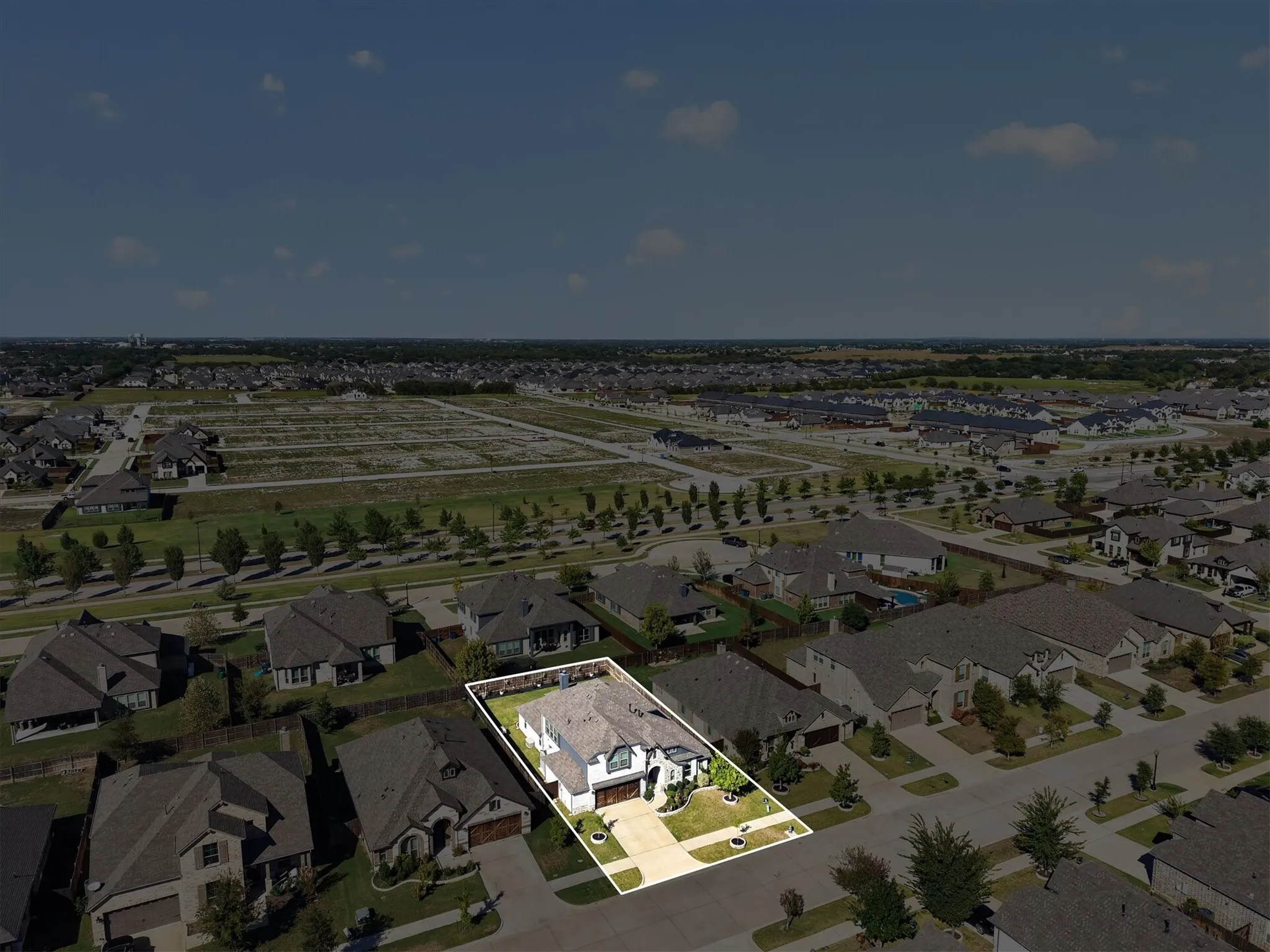 Single Family Residence For Sale in Ellis County , 457 Wolf Creek Drive, Waxahachie, Texas 75165, 5 Bedroom, 3 Bathroom, 2 Garage spaces, 3,280 Sqft, built in 2021, mls#21406214, Real Estate Agent in Waxahachie, Homes For Sale in Ellis county, Homes For Sale in Waxahachie, Realtor in Waxahachie Texas, Real Estate Brokerage Independent Realty Texas, Luminita Cordes Realtor