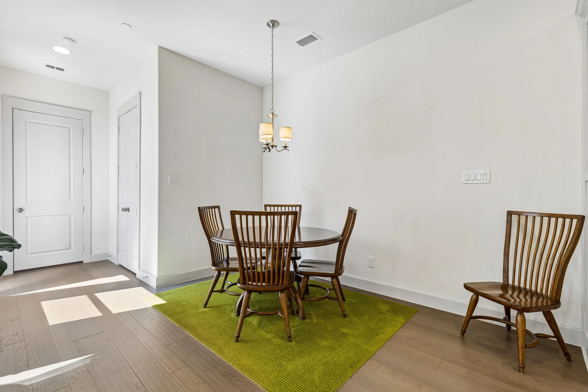 Townhouse For Sale in Denton County , 8483 Canal Street, Frisco, Texas 75034, 2 Bedroom, 3 Bathroom, 2 Garage spaces, 1,731 Sqft, built in 2016, mls#21399032, Real Estate Agent in Frisco, Homes For Sale in Denton county, Homes For Sale in Frisco, Realtor in Frisco Texas, Real Estate Brokerage Independent Realty Texas, Luminita Cordes Realtor