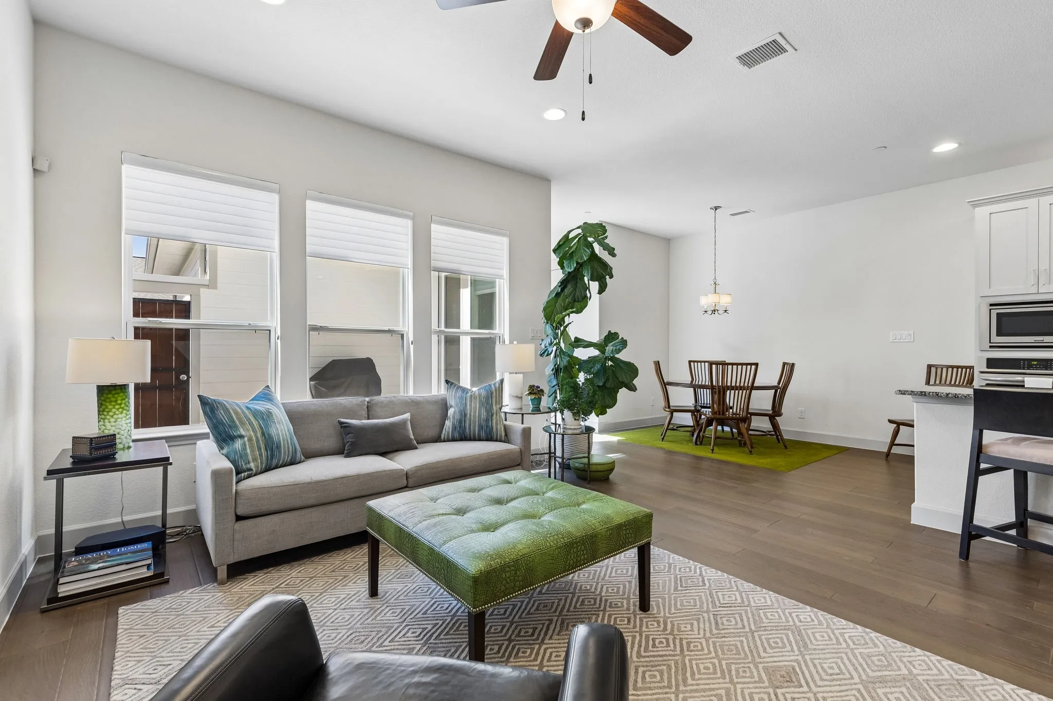 Townhouse For Sale in Denton County , 8483 Canal Street, Frisco, Texas 75034, 2 Bedroom, 3 Bathroom, 2 Garage spaces, 1,731 Sqft, built in 2016, mls#21399032, Real Estate Agent in Frisco, Homes For Sale in Denton county, Homes For Sale in Frisco, Realtor in Frisco Texas, Real Estate Brokerage Independent Realty Texas, Luminita Cordes Realtor