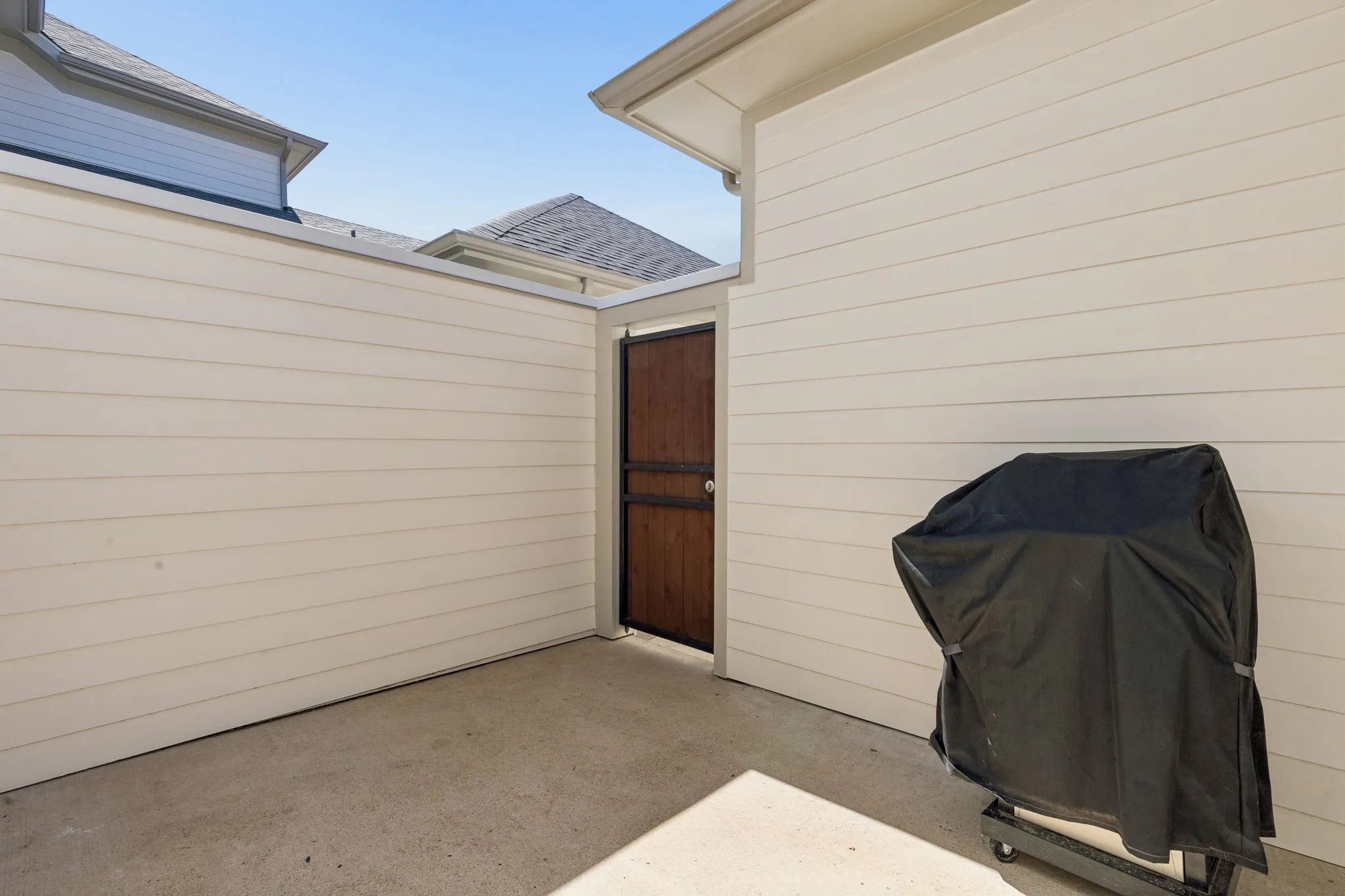 Townhouse For Sale in Denton County , 8483 Canal Street, Frisco, Texas 75034, 2 Bedroom, 3 Bathroom, 2 Garage spaces, 1,731 Sqft, built in 2016, mls#21399032, Real Estate Agent in Frisco, Homes For Sale in Denton county, Homes For Sale in Frisco, Realtor in Frisco Texas, Real Estate Brokerage Independent Realty Texas, Luminita Cordes Realtor